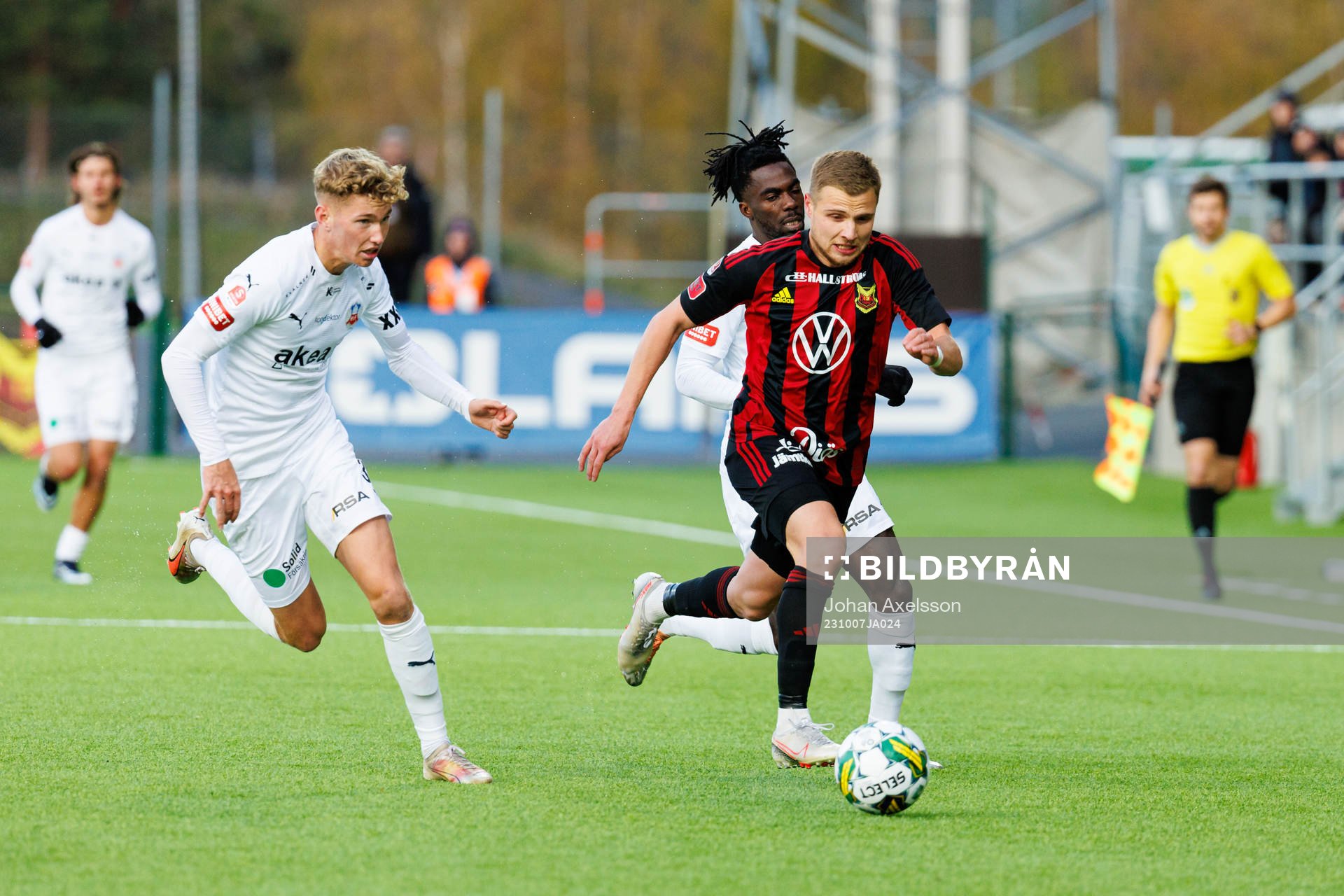 Helsingborgs Benjamin Örn och Benjamin Acquah mot