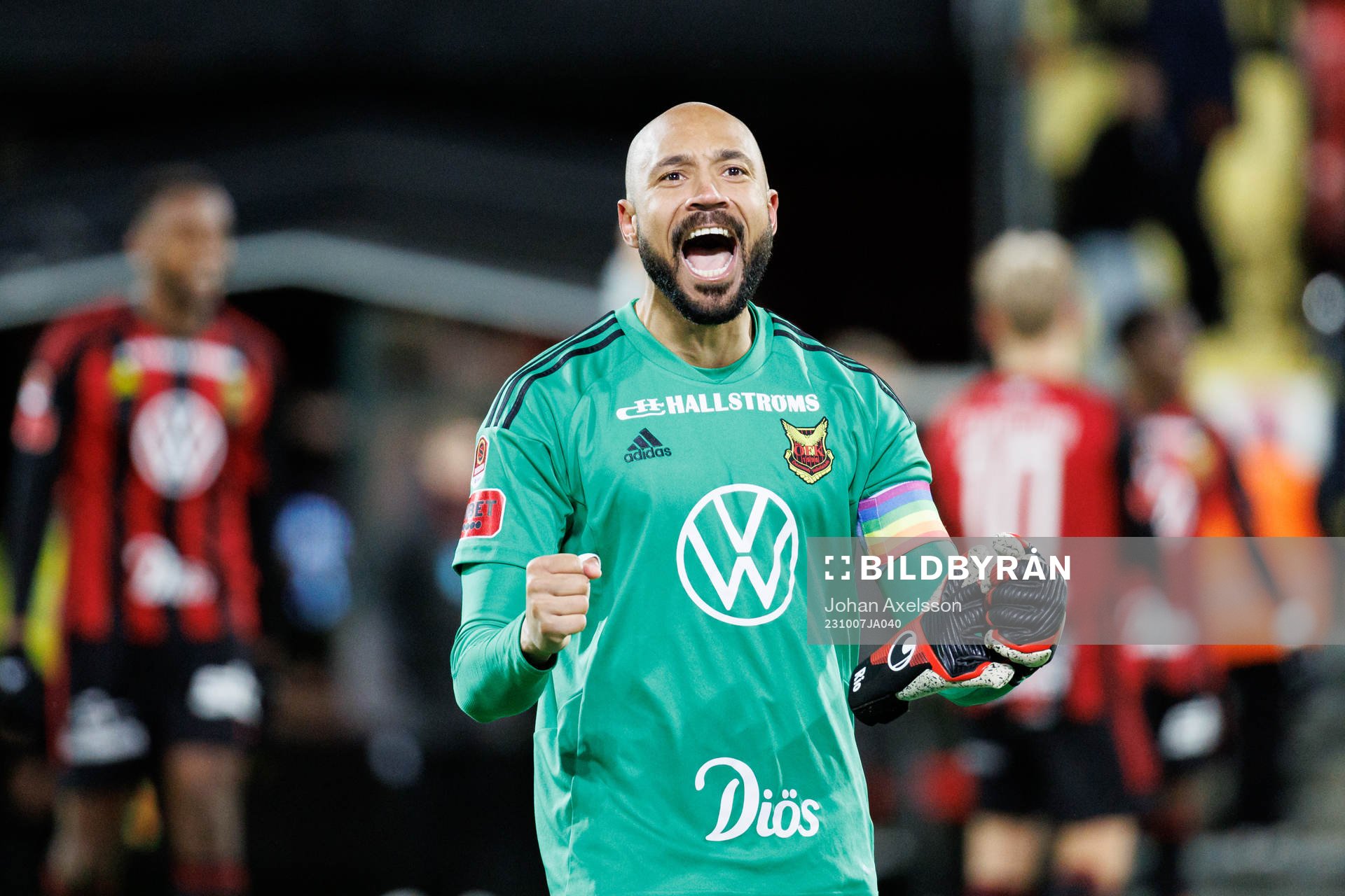 Östersunds Aly Keita jublar efter fotbollsmatchen i Superettan mellan Östersund och Helsingborg den 7 oktober 2023 i Östersund. 