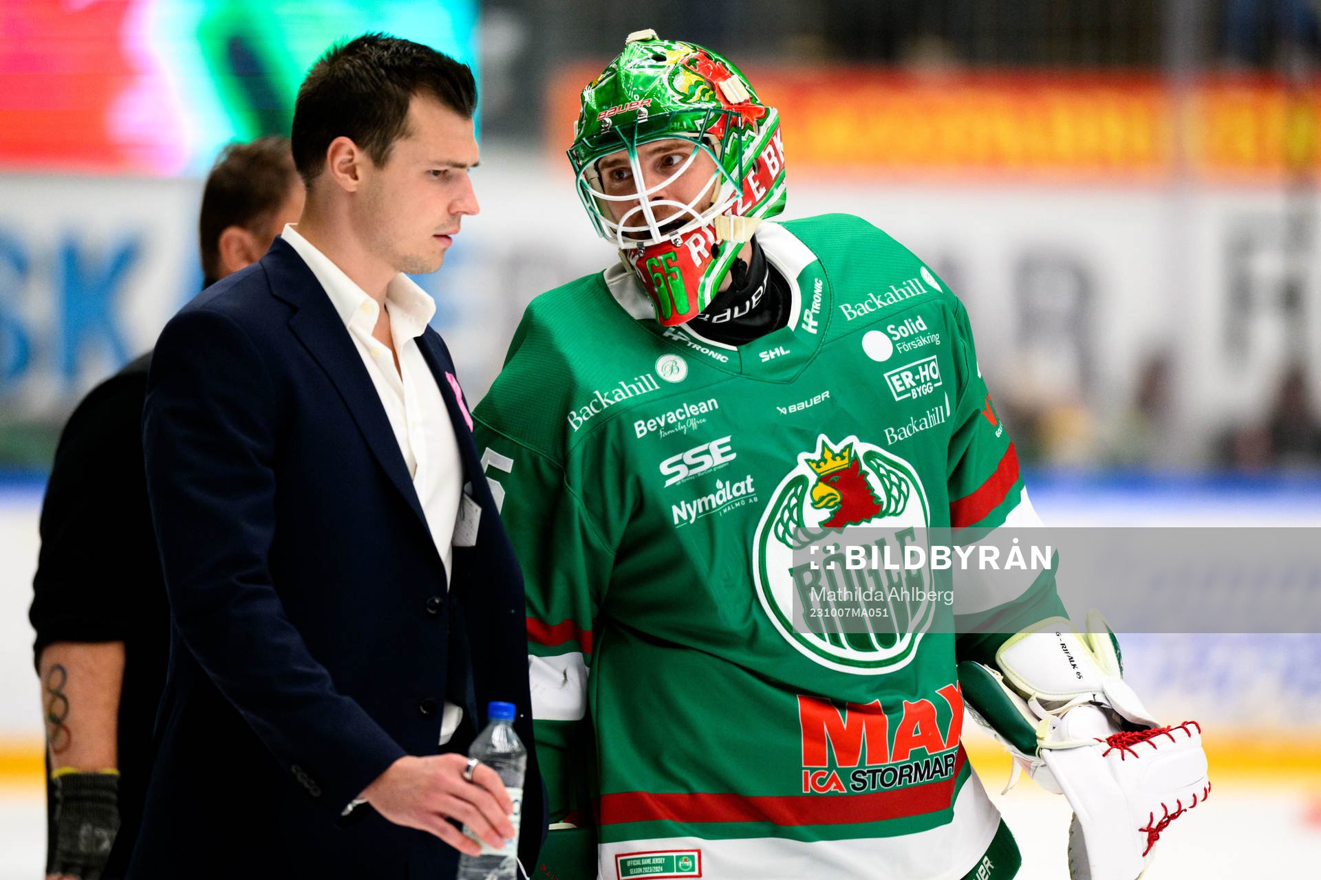 Rögles assisterande tränare Max Bohlin och målvakt