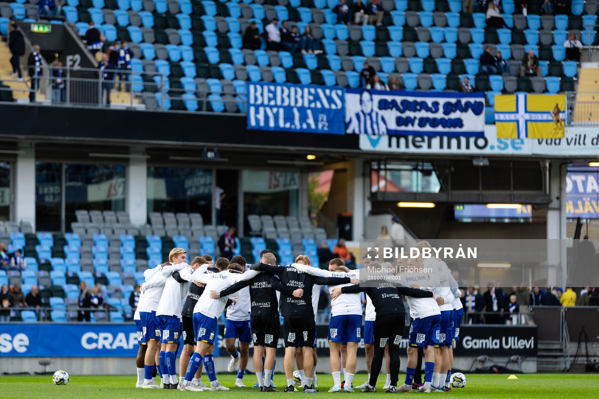 IFK Göteborgs spelare samlade innan fotbollsmatchen i