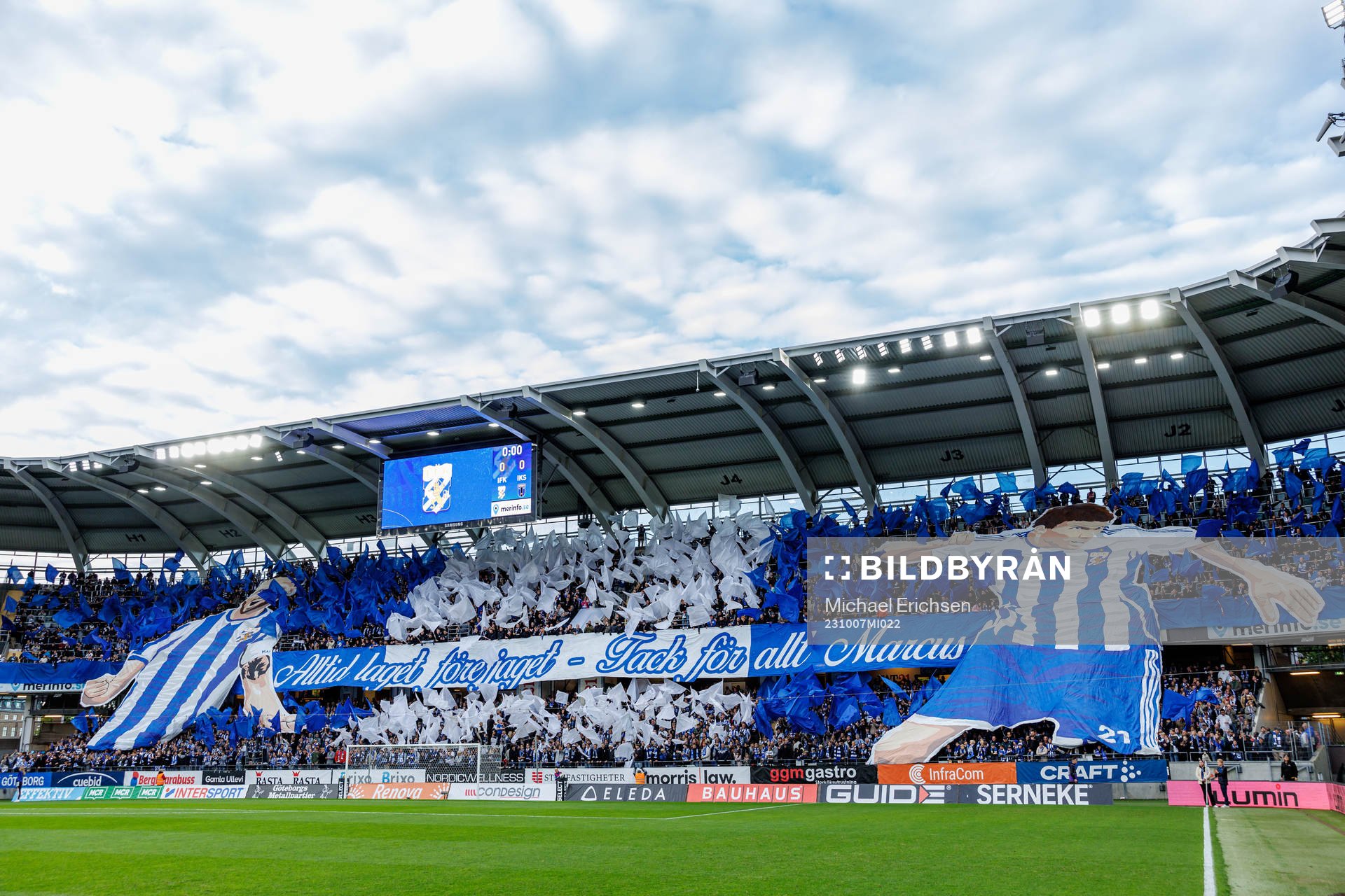 IFK Göteborgs supportrar ed tifo för Marcus Berg innan