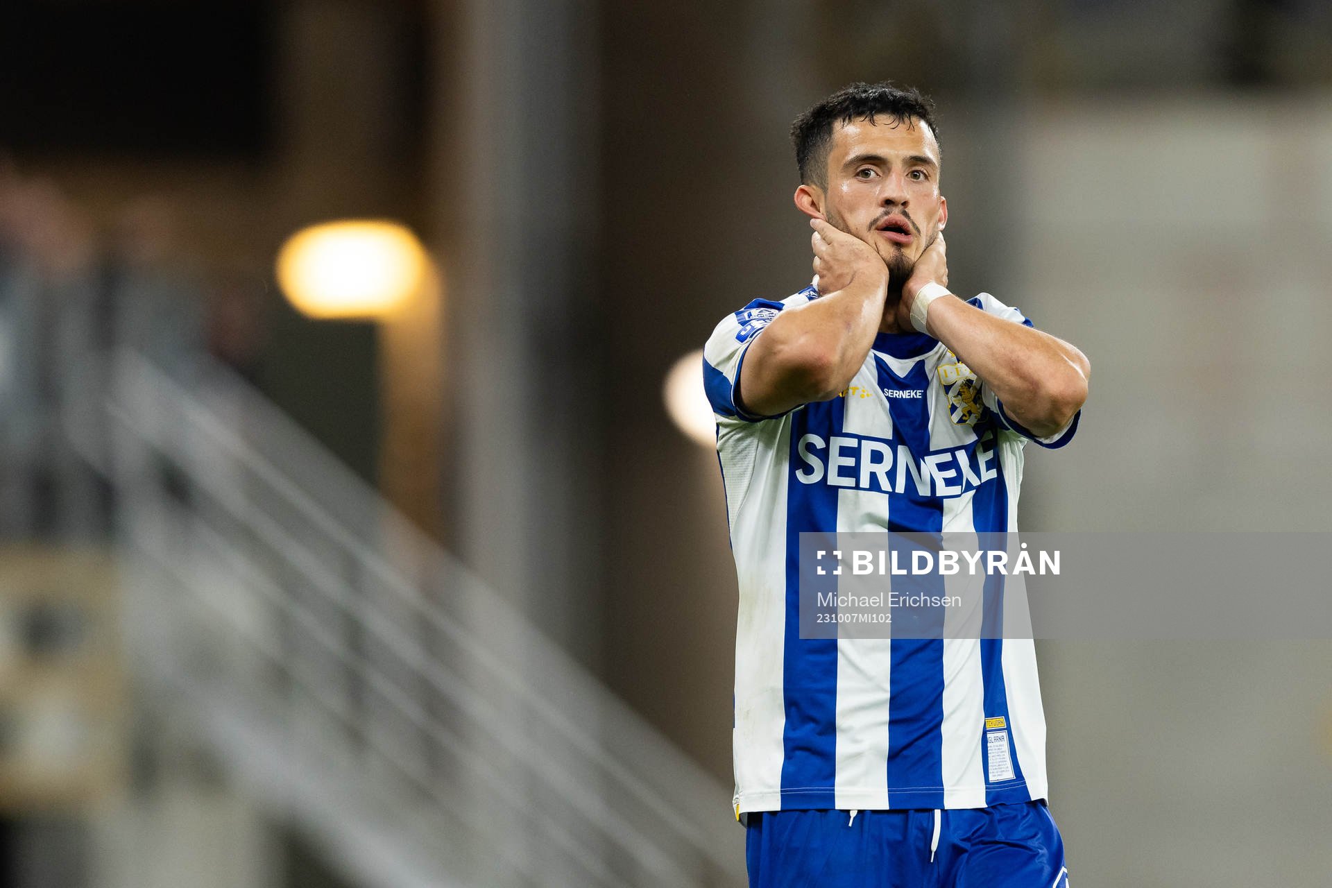 IFK Göteborgs Astrit Selmani deppar efteren miss