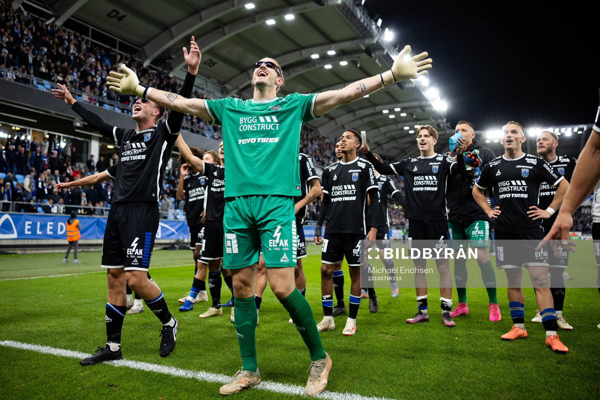Sirius målvakt David Mitov Nilsson jublar