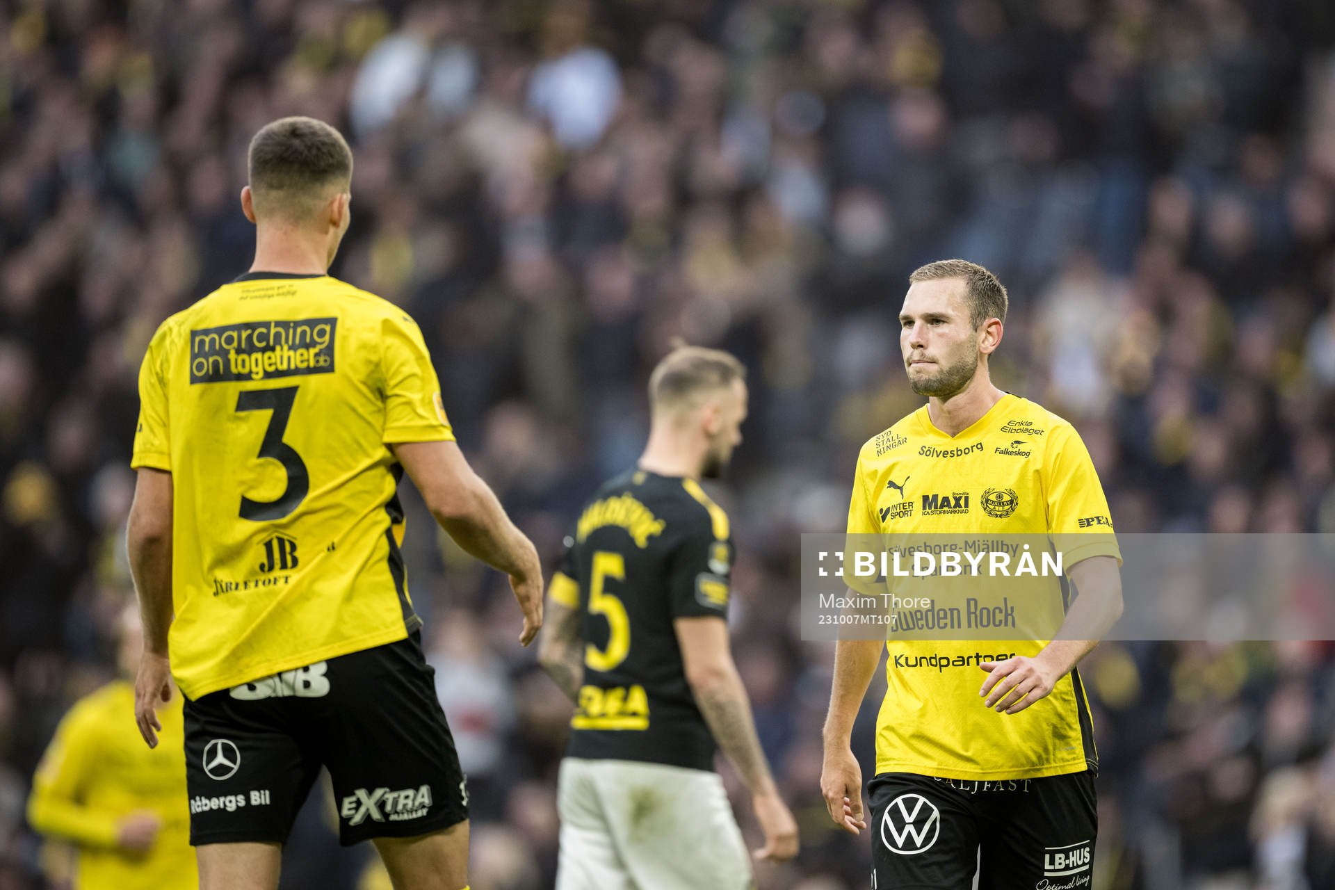 Mjällbys Adam Petersson deppar