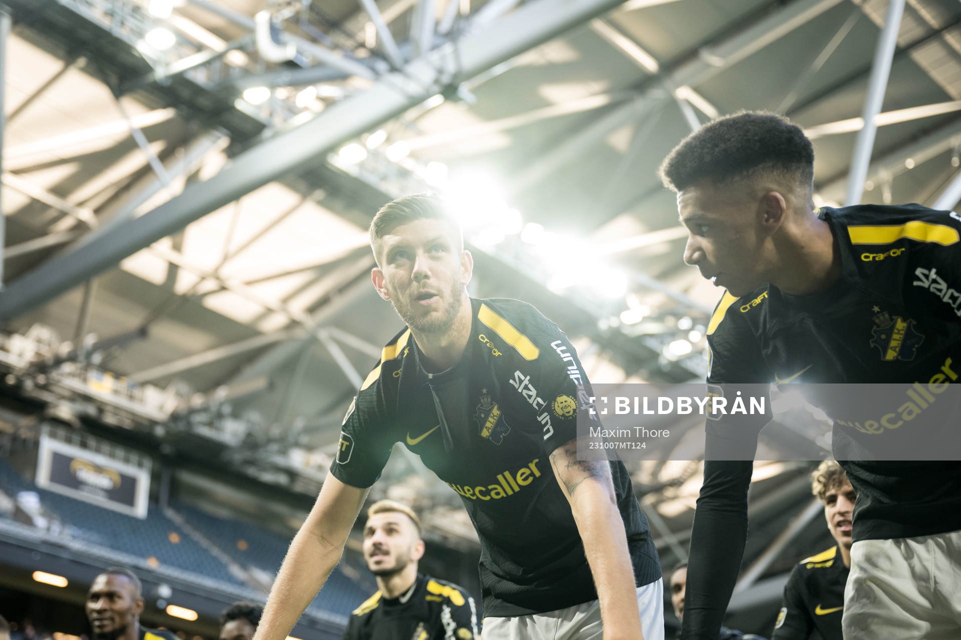 AIKs Anton Salétros jublar efter fotbollsmatchen i Allsvenskan mellan AIK och Mjällby den 7 oktober 2023 i Stockholm. 