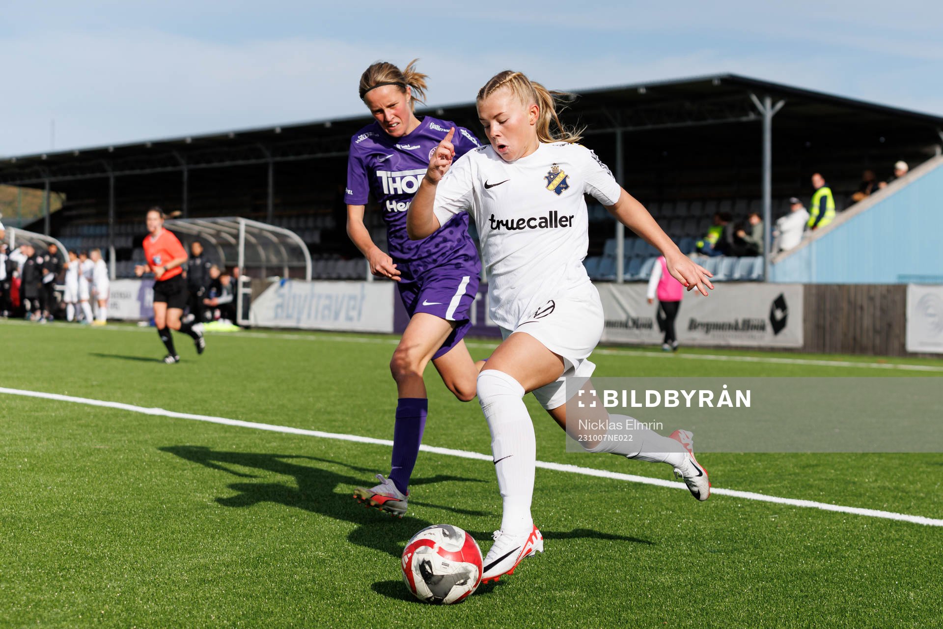 Klara Svensson Senelius och AIKs Matilda Nildén