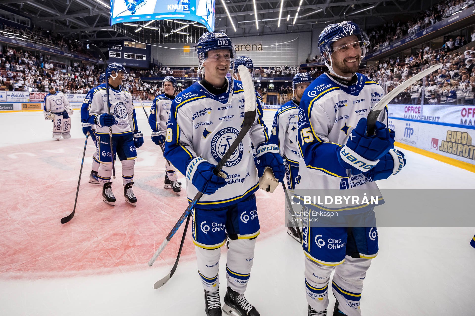 Leksands Olle Alsing och Leksands Max Veronneau jublar