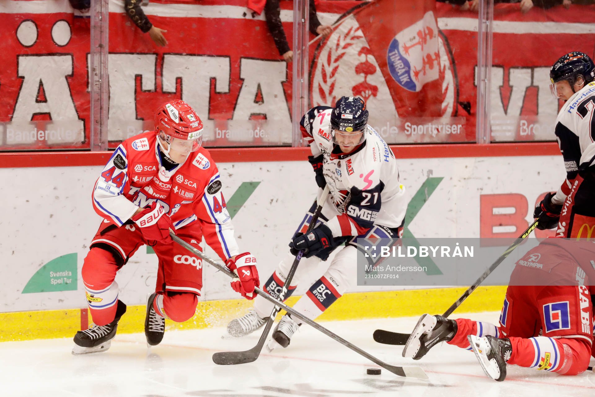 Timrås Olli Juolevi och Linköpings Christoffer Ehn