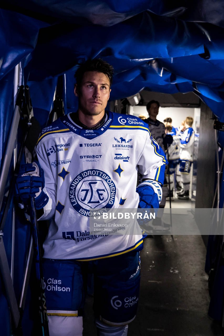 Leksands Jon Knuts innan ishockeymatchen i SHL mellan