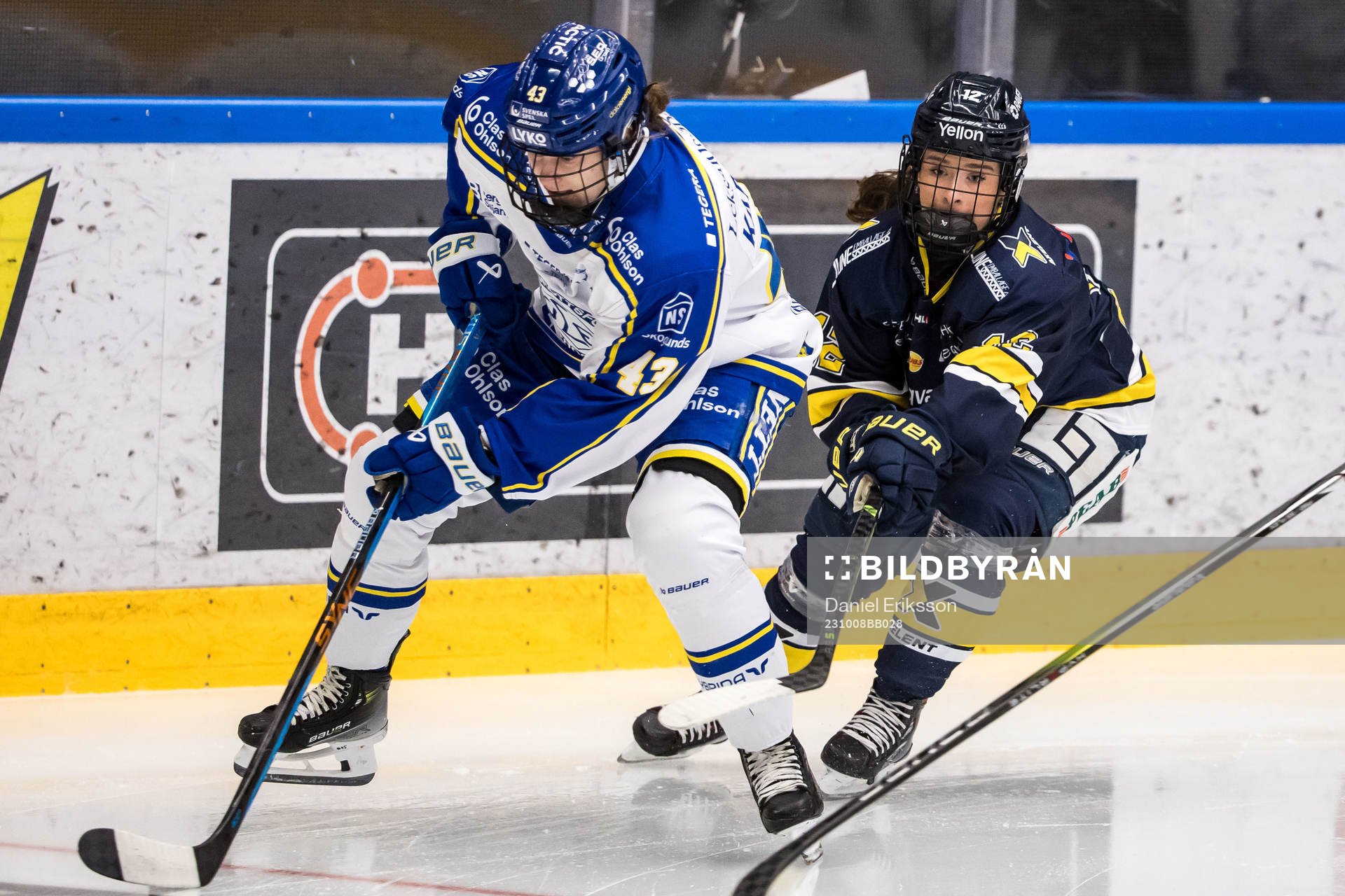 Leksands Aino Karppinen och HV71s Eimear Leacy