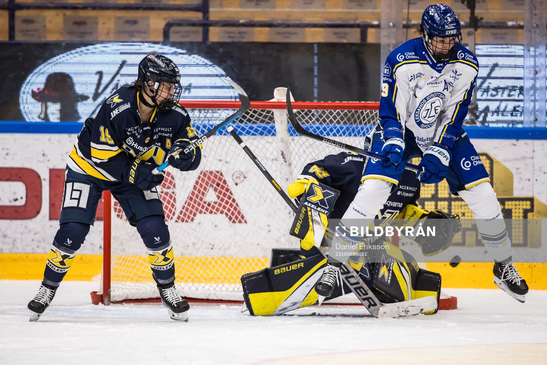 HV71s Klara Seroiszkova och Leksands Lore Baudrit