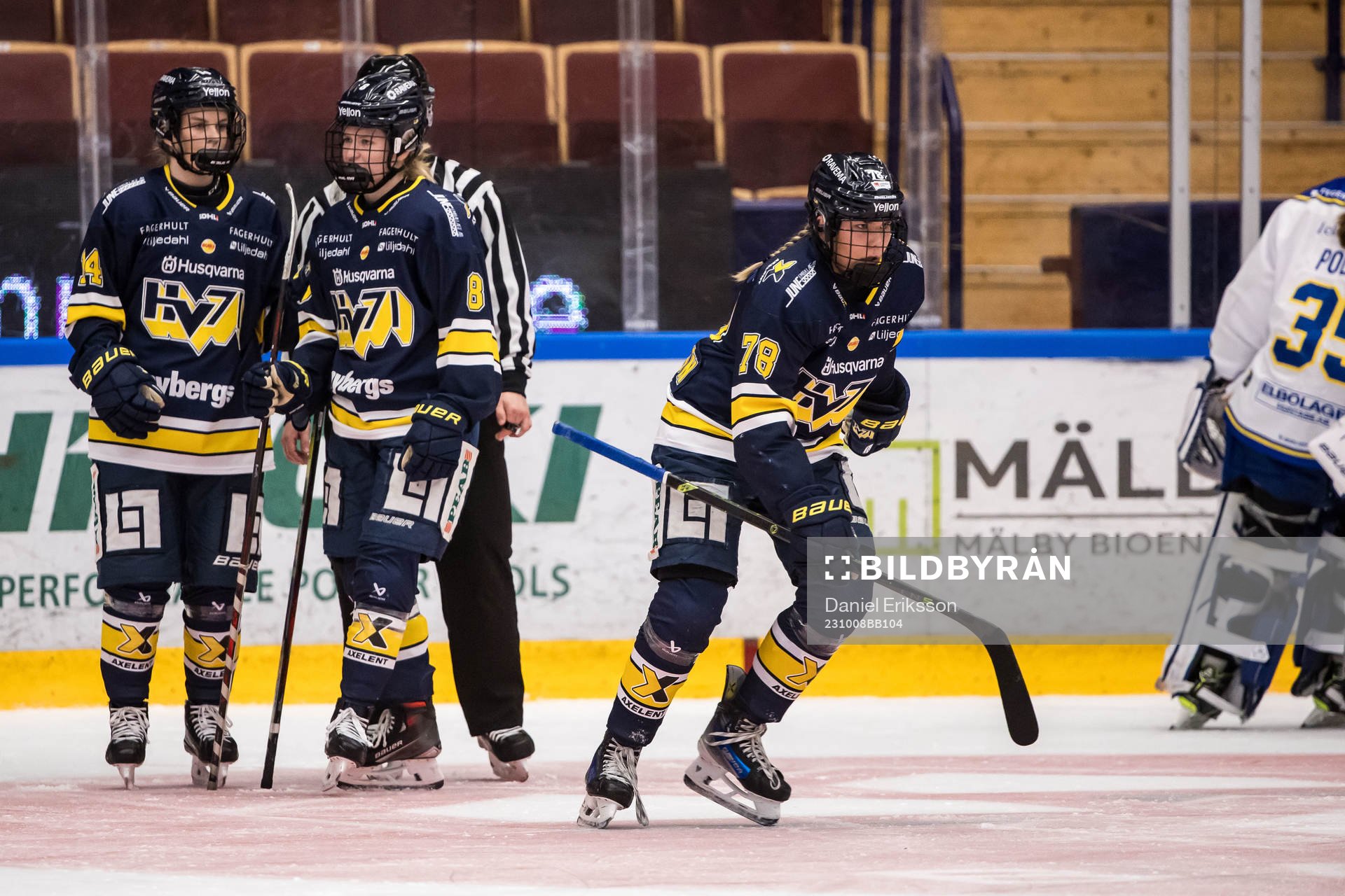 HV71s Elin Svensson jublar