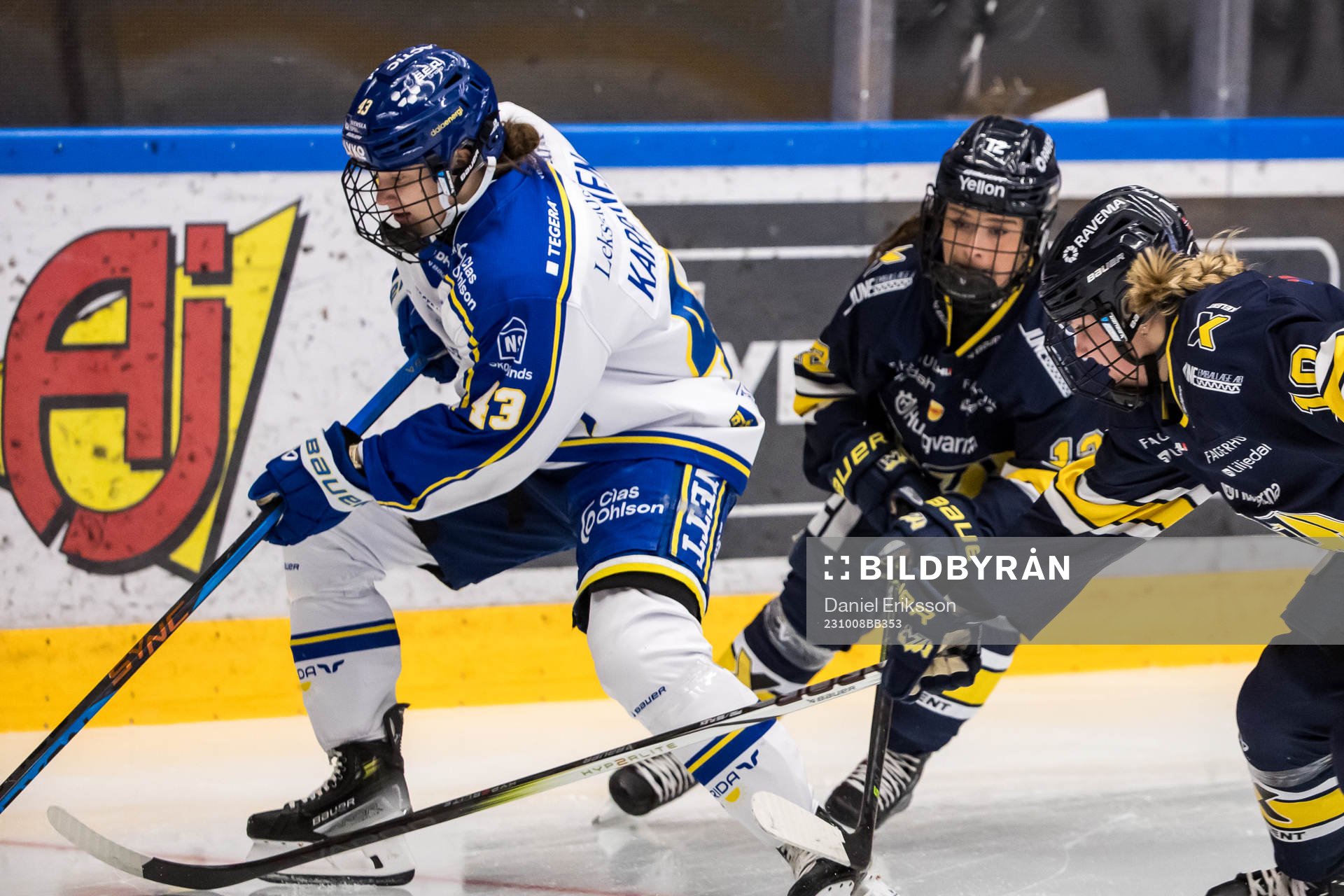 Leksands Aino Karppinen och HV71s Eimear Leacy