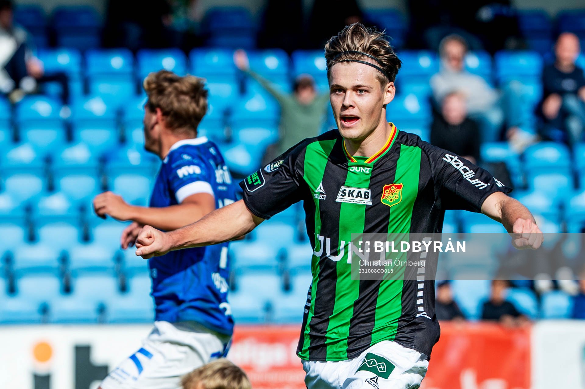 GAISs Axel Henriksson jublar med lagkamraterna