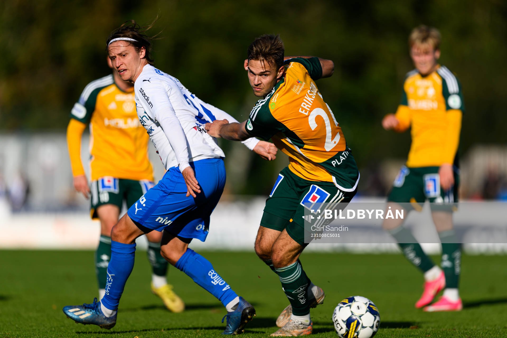 Värnamos Simon Thern och IFK Norrköpings Anton Eriksson