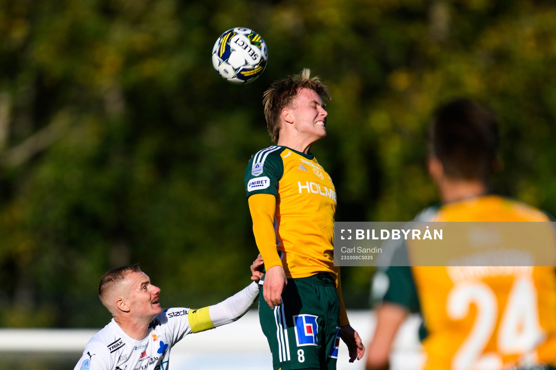 Värnamos Freddy Winsth och IFK Norrköpings Isak Andri