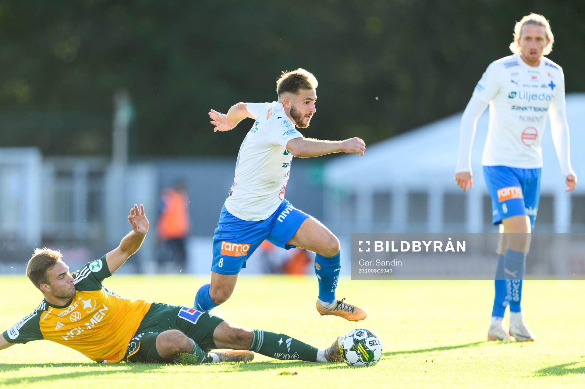 IFK Norrköpings Anton Eriksson och Värnamos Albion Ademi