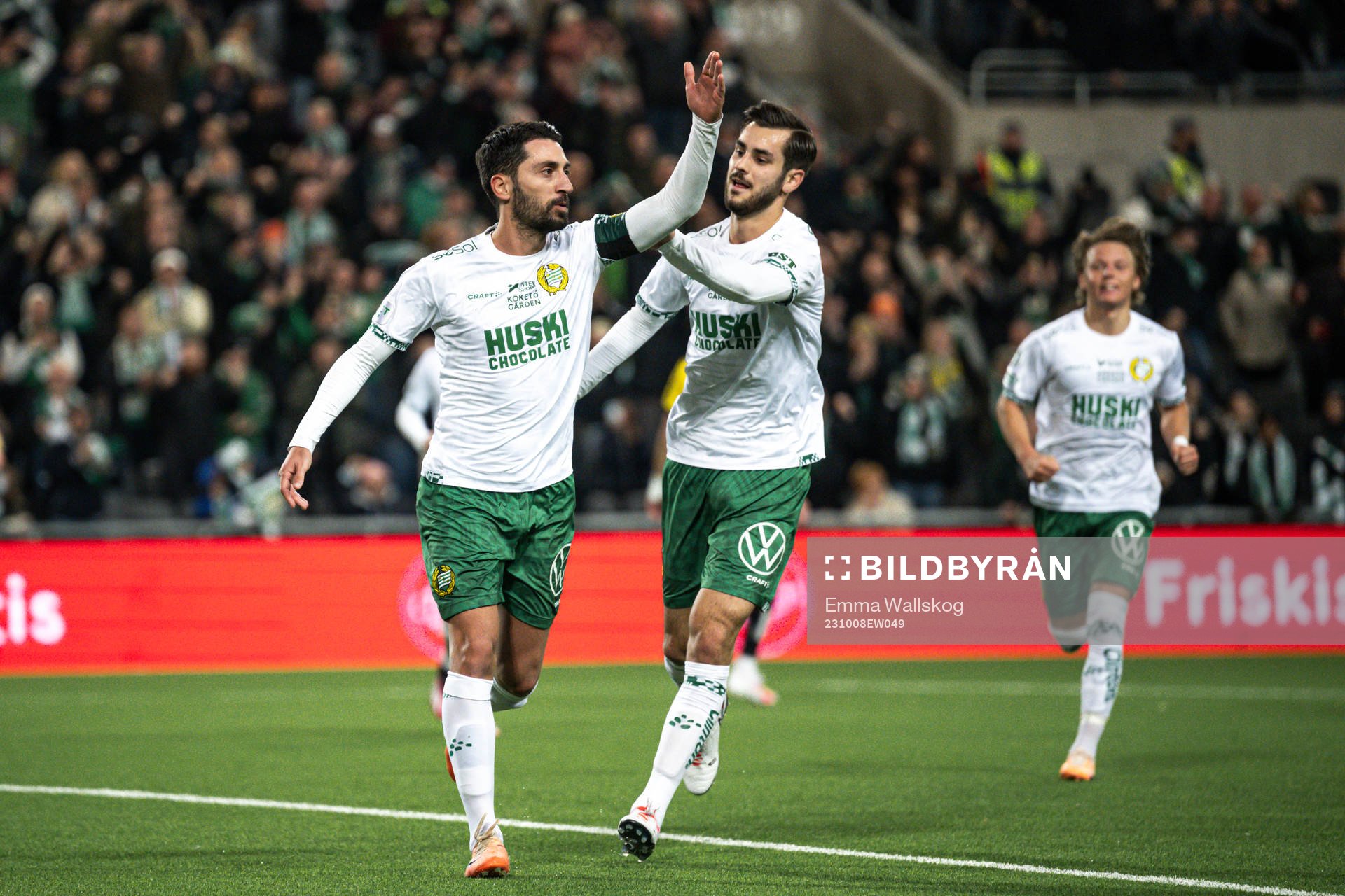 Hammarbys Nahir Besara och Adi Nalic jublar