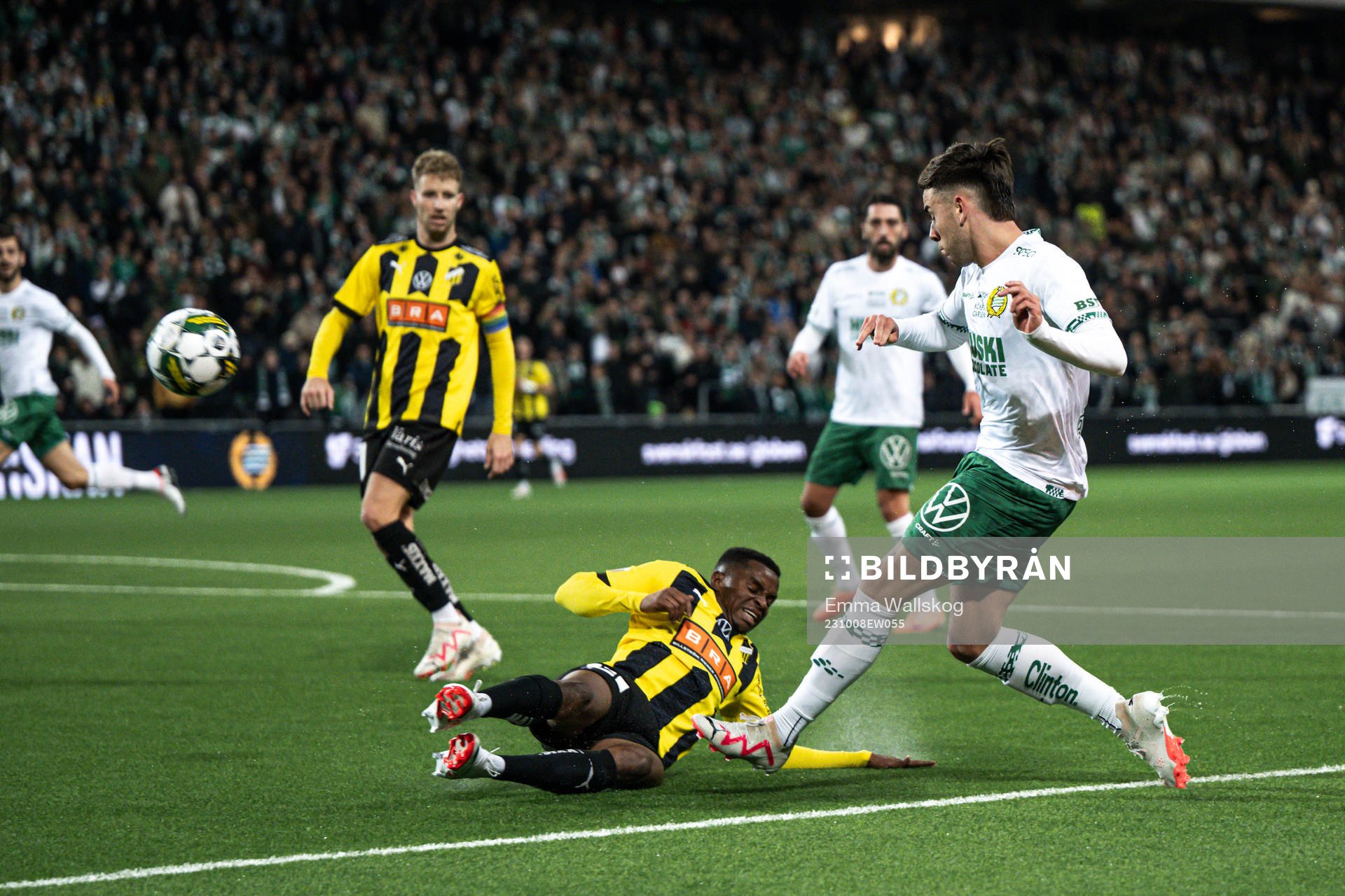 Häckens Abdulrazaq Ishaq och Hammarbys Marc Llinares