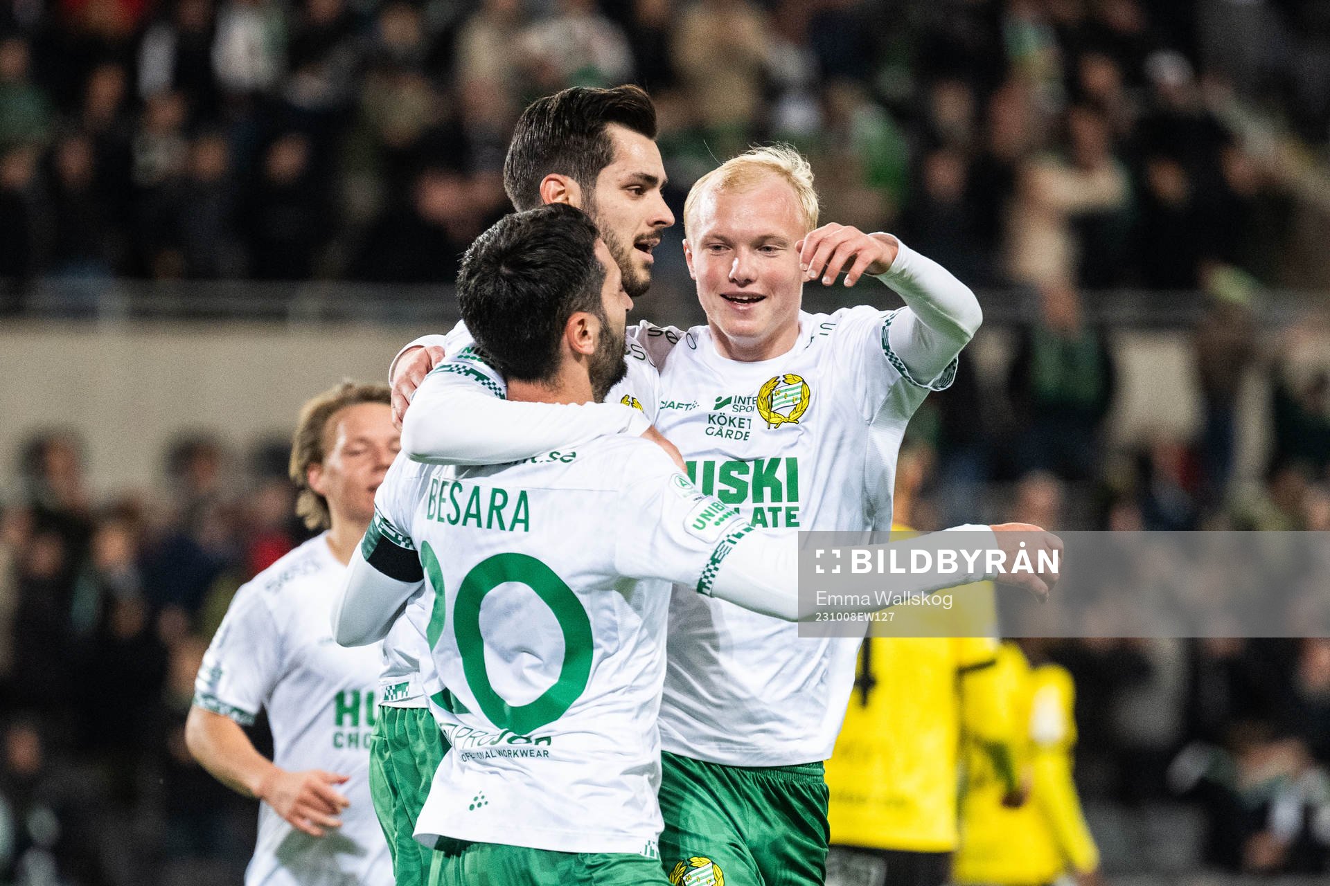 Hammarbys Nahir Besara jublar med Adi Nalic och Marcus