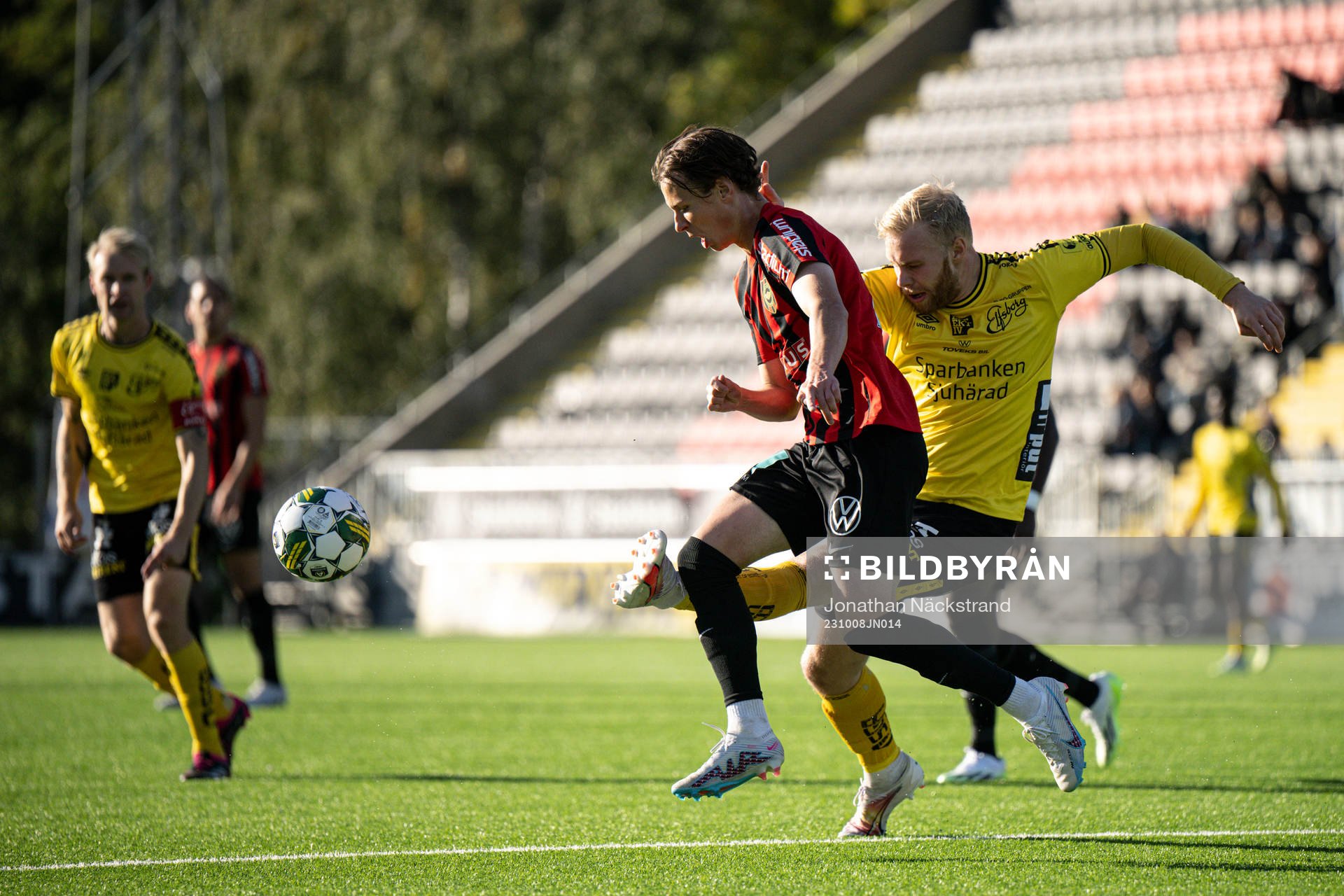 Elfsborgs Sveinn Guðjohnsen och Brommapojkarnas Alex