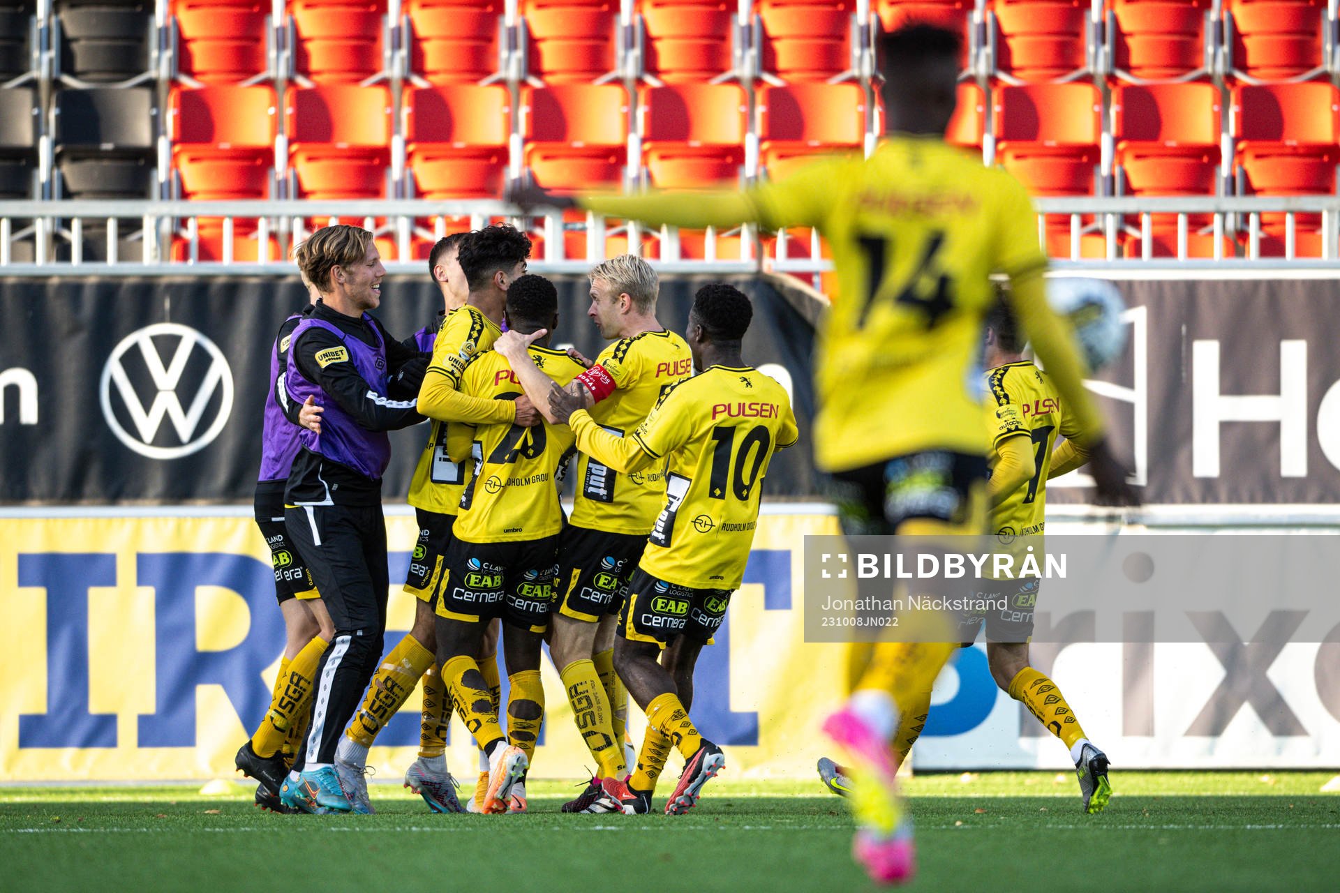 Elfsborgs Emmanuel Boateng jublar med lagkamrater