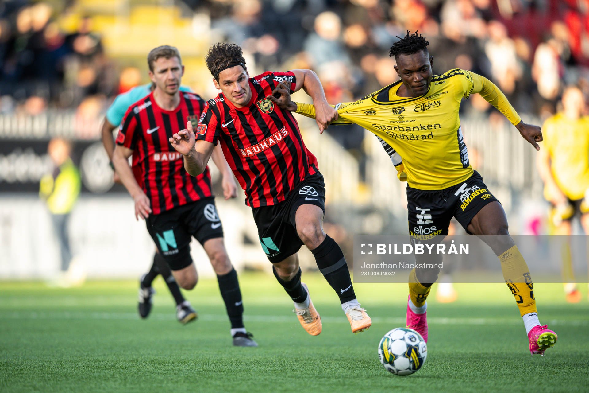 Brommapojkarnas Kevin Ackermann och Elfsborgs Jalal Abdullai
