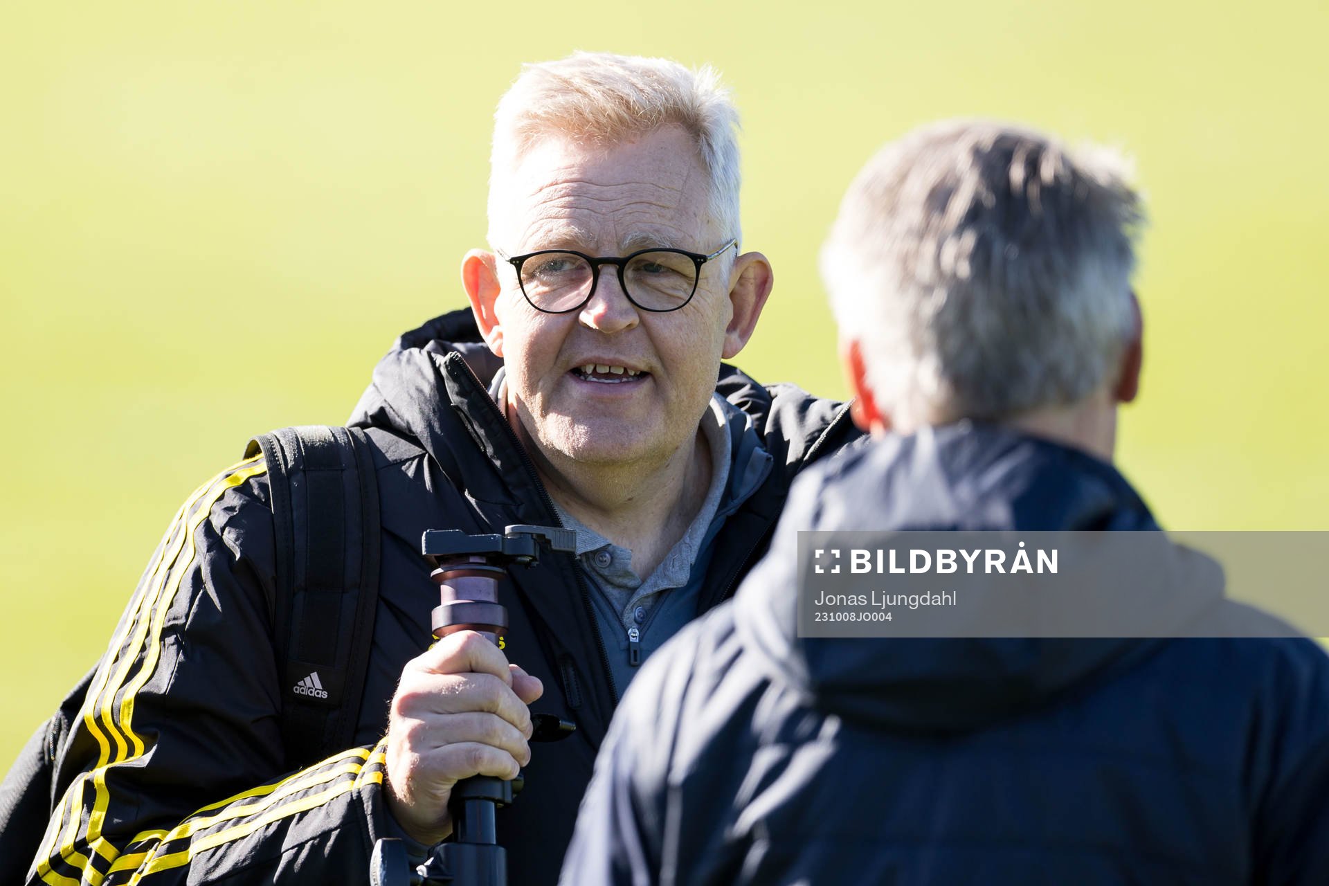 Växjö Norras huvudtränare Leif Andersson under fotbollsmatchen i division 3 sydöstra götaland mellan Växjö Norra och IFK Karlshamn den 8 oktober 2023 i Växjö.