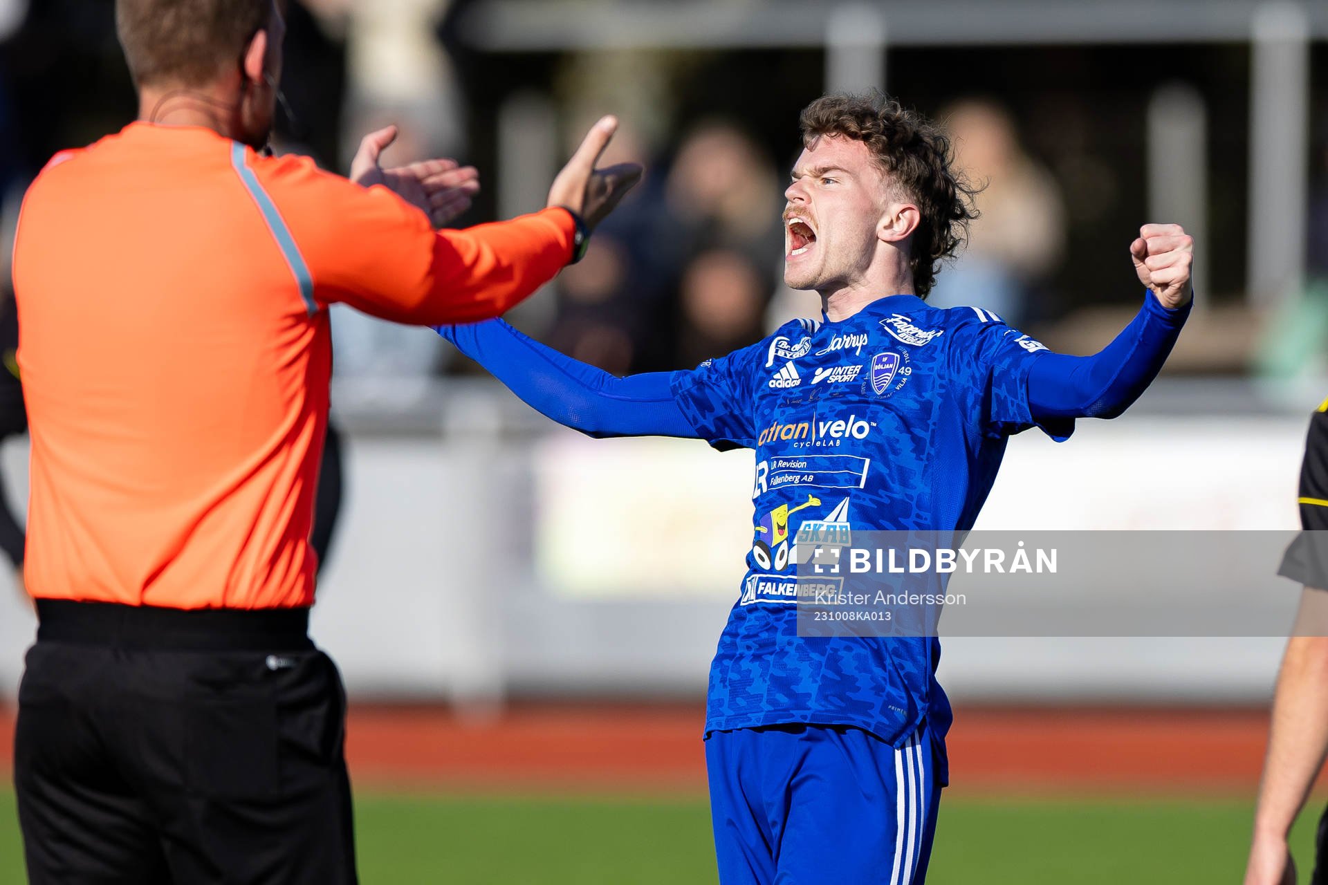 Böljan Falkenbergs Oscar Appelin jublar