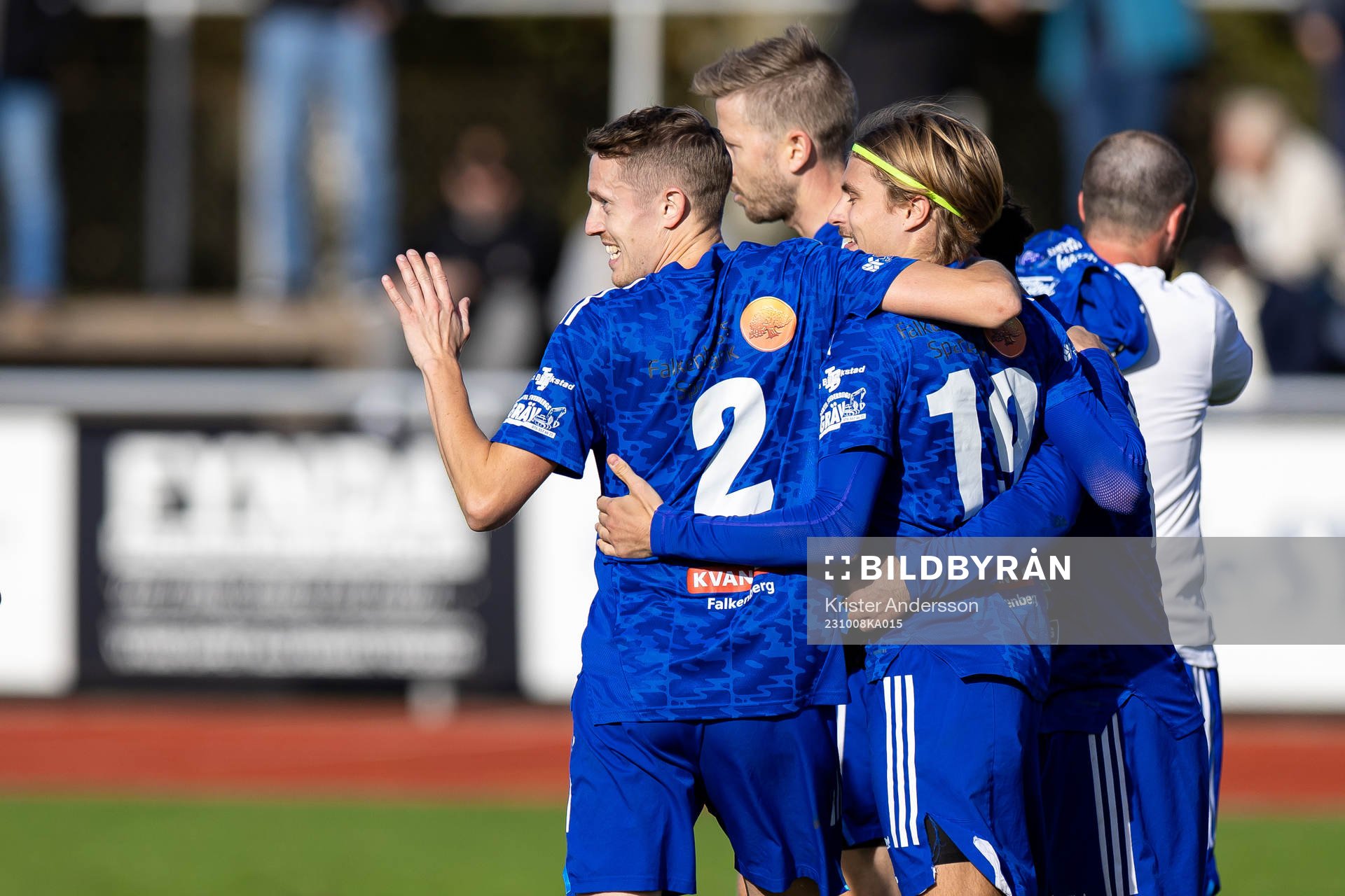 Böljan Falkenbergs spelare jublar