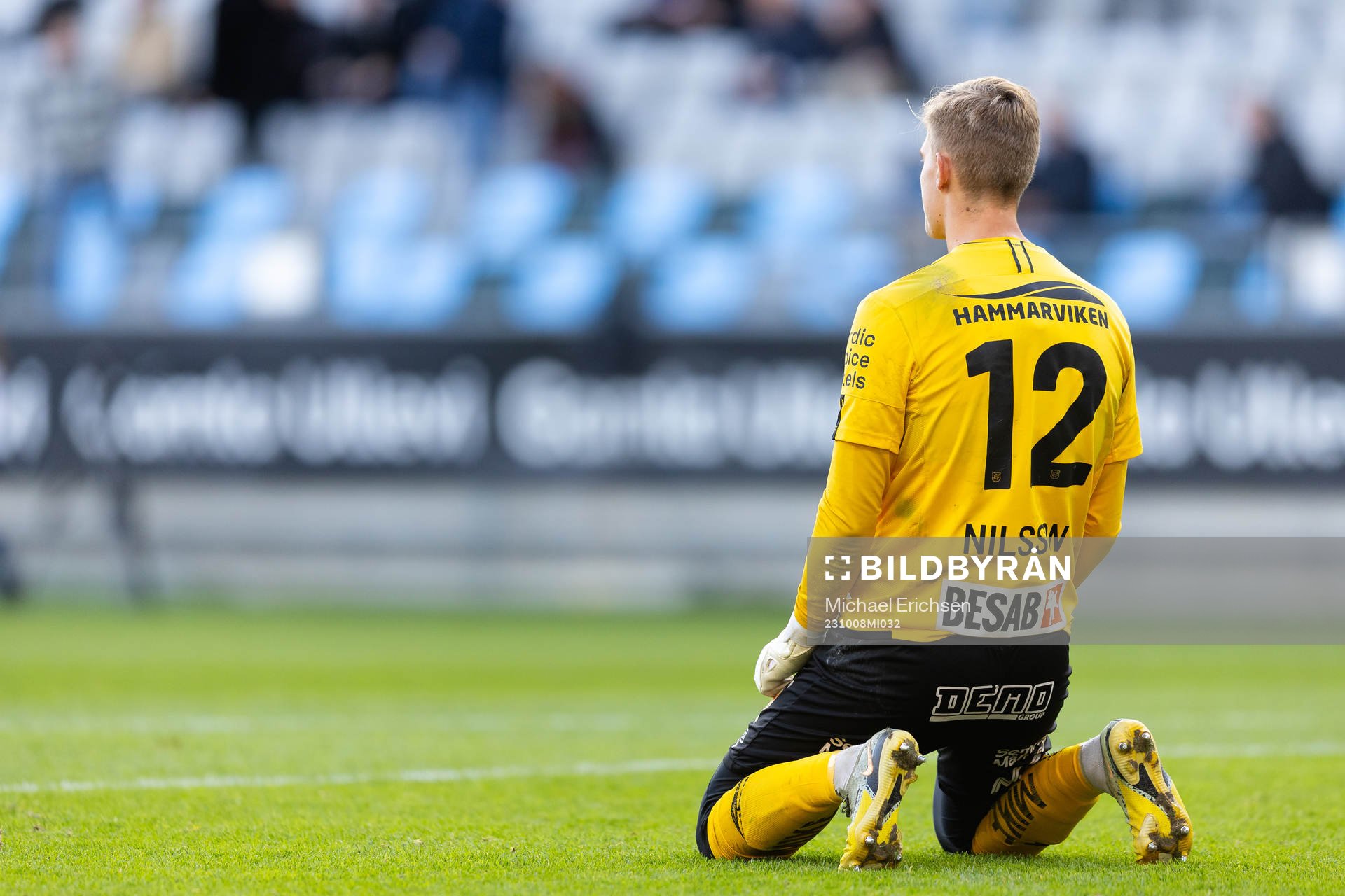 Örgrytes målvakt Mathias Nilsson deppar