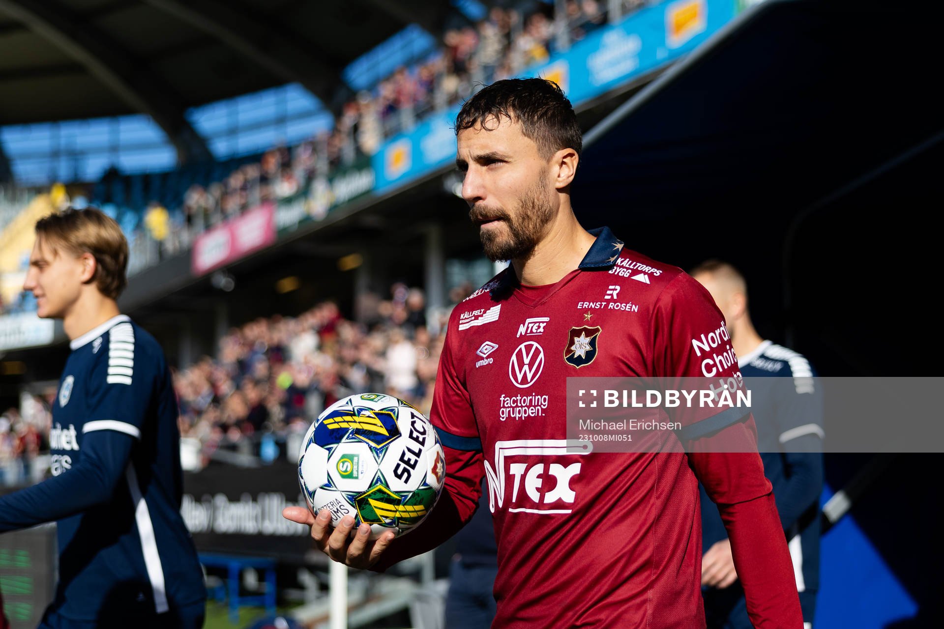 Örgrytes Jonathan Azulay innan fotbollsmatchen i