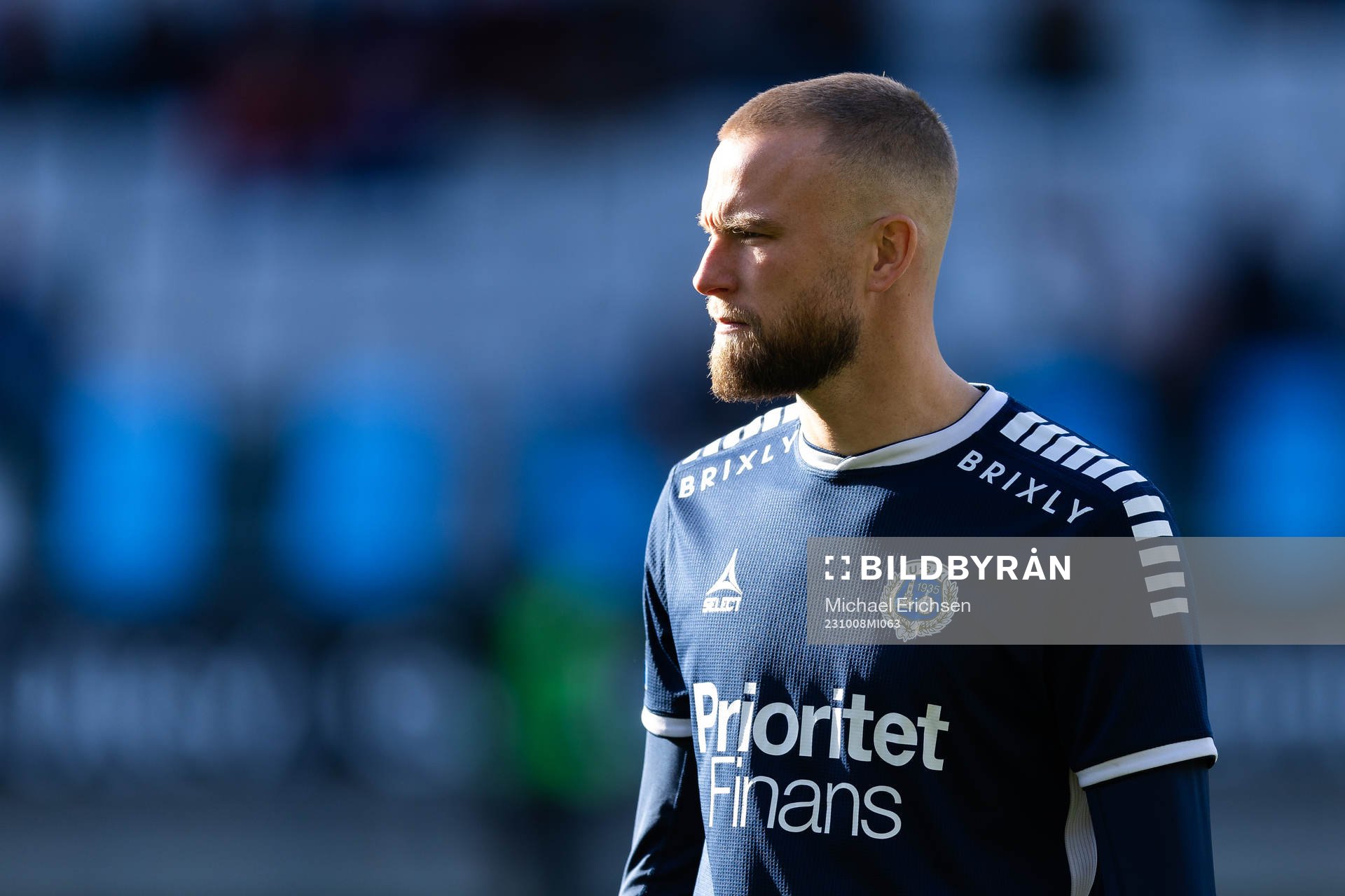 Utsiktens Alexander Faltsetas innan fotbollsmatchen i