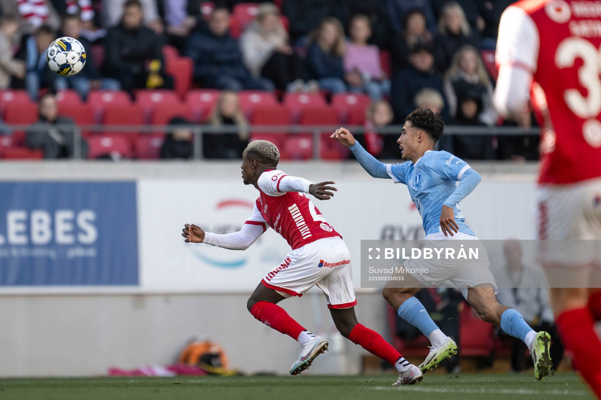 Kalmars Axel Lindahl och Malmö FFs Adrian Skogmar