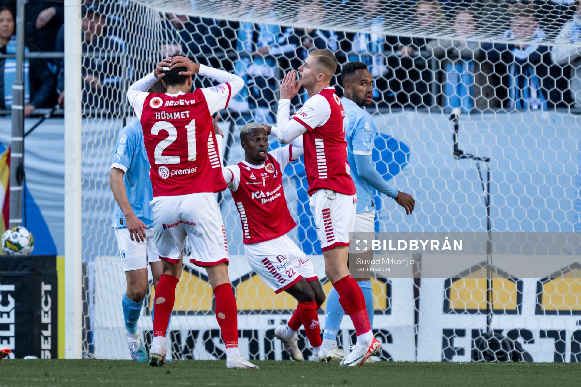 Kalmars Deniz Hummet och David Kristjan Olafsson deppar