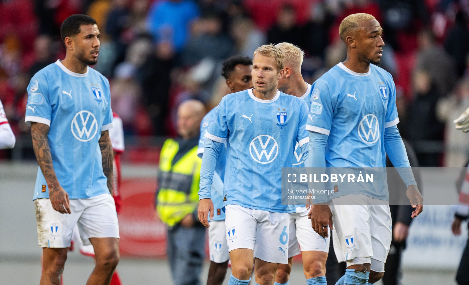 Malmö FFs Oscar Lewicki deppar