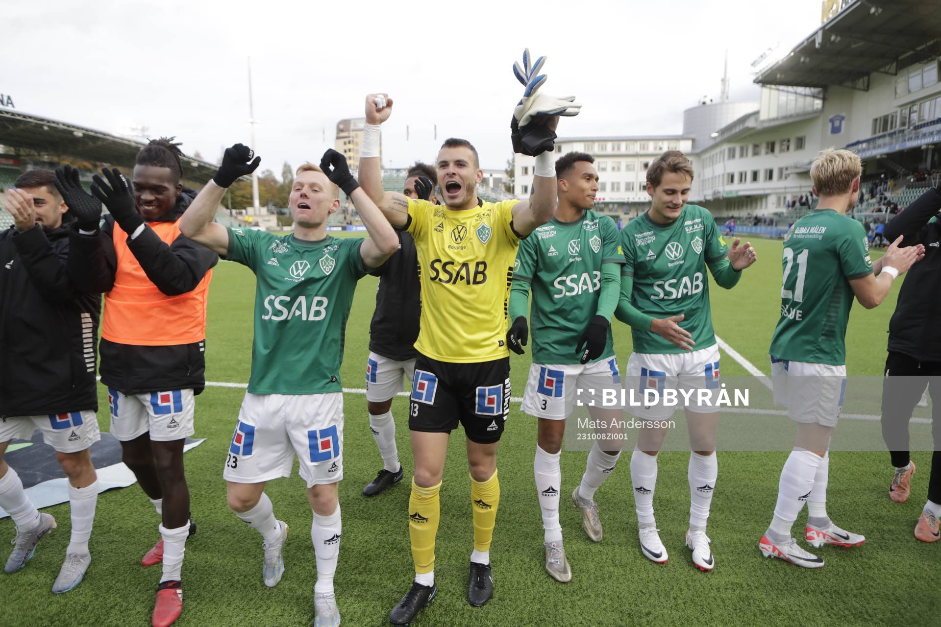 Brages målvakt Andre Bernardini jublar