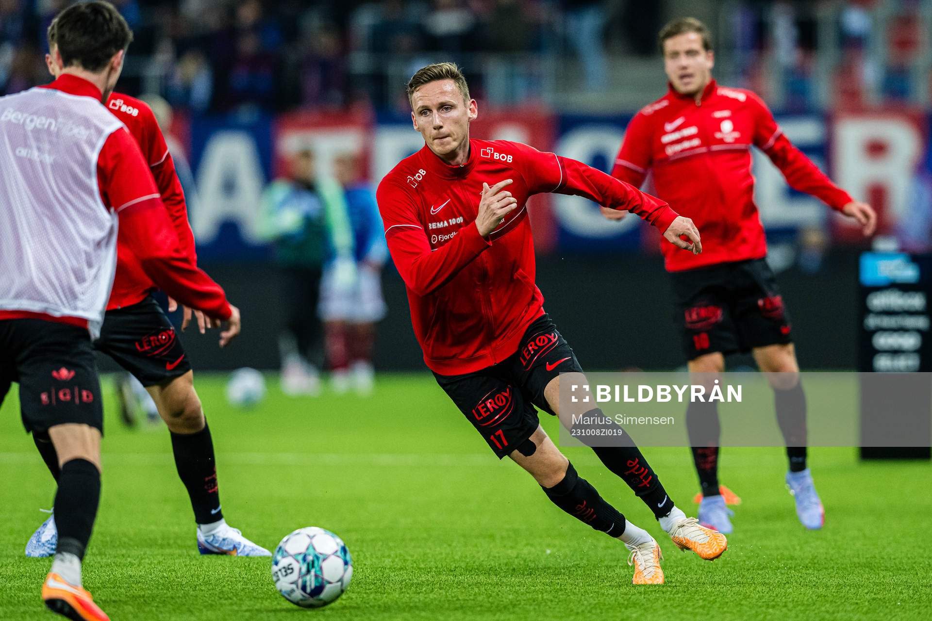 Joachim Soltvedt of Brann warms up