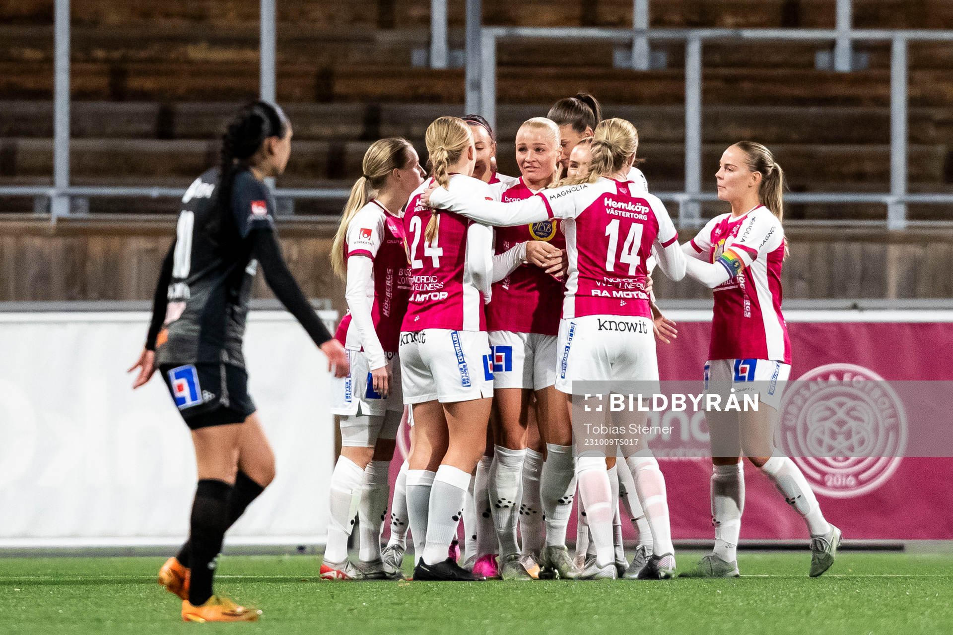 IK Uppsalas Klara Folkesson jublar med lagkamrater