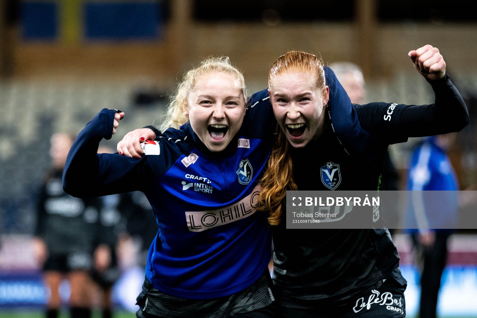Växjö DFFs Sophia Redenstrand och Tilde Johansson  jublar
