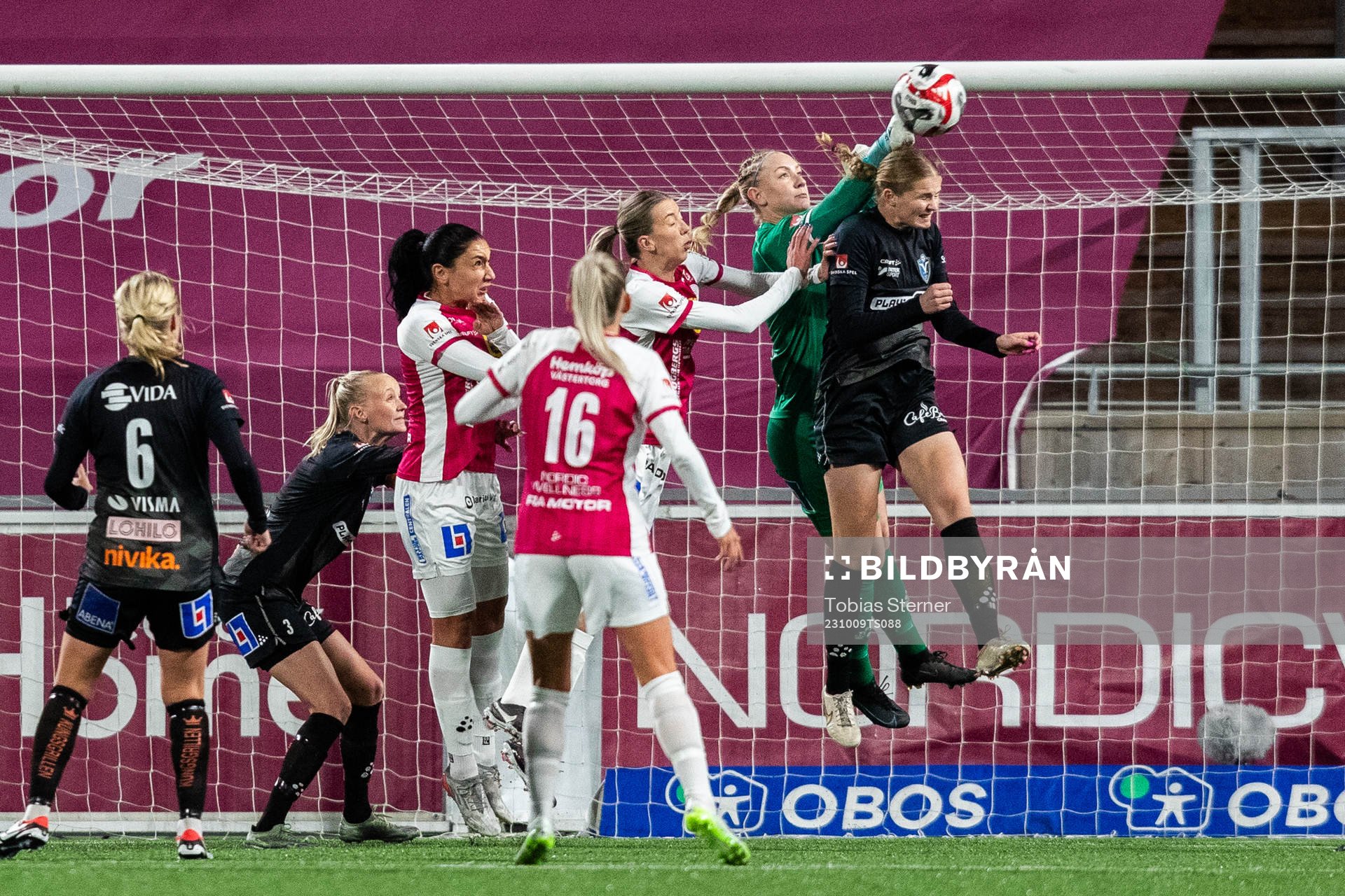 Växjö DFFs målvakt Louise Högrell Ledbetter