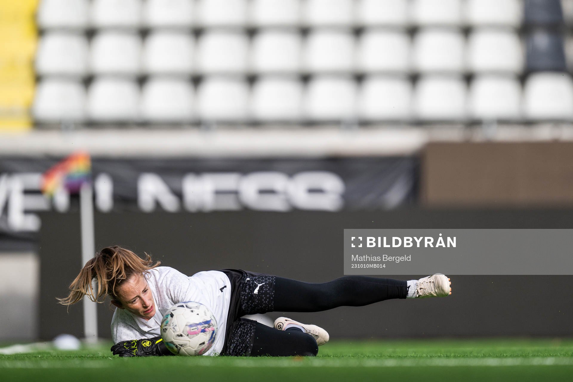 Goalkeeper Loes Geurts