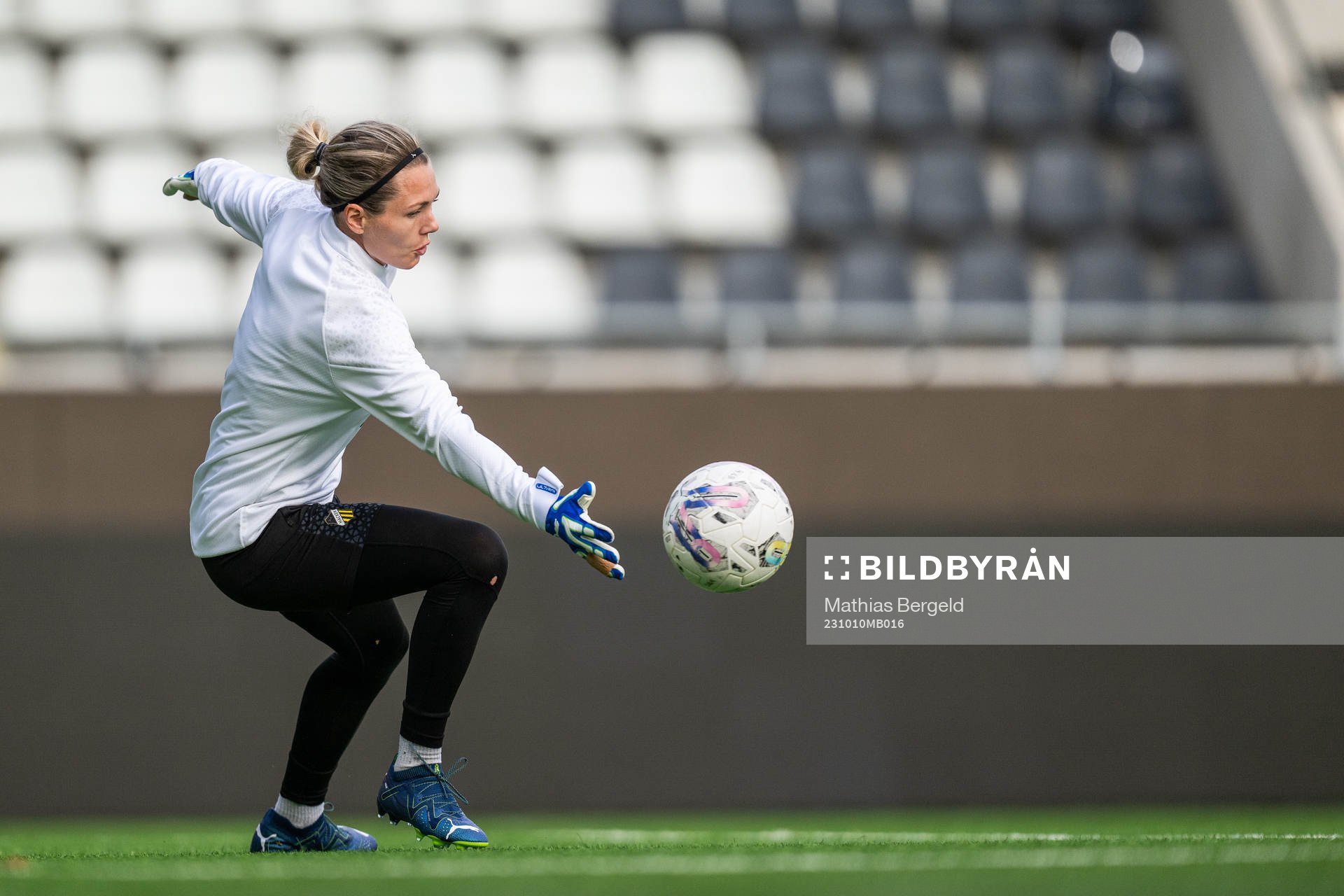 Goalkeeper Jennifer Falk