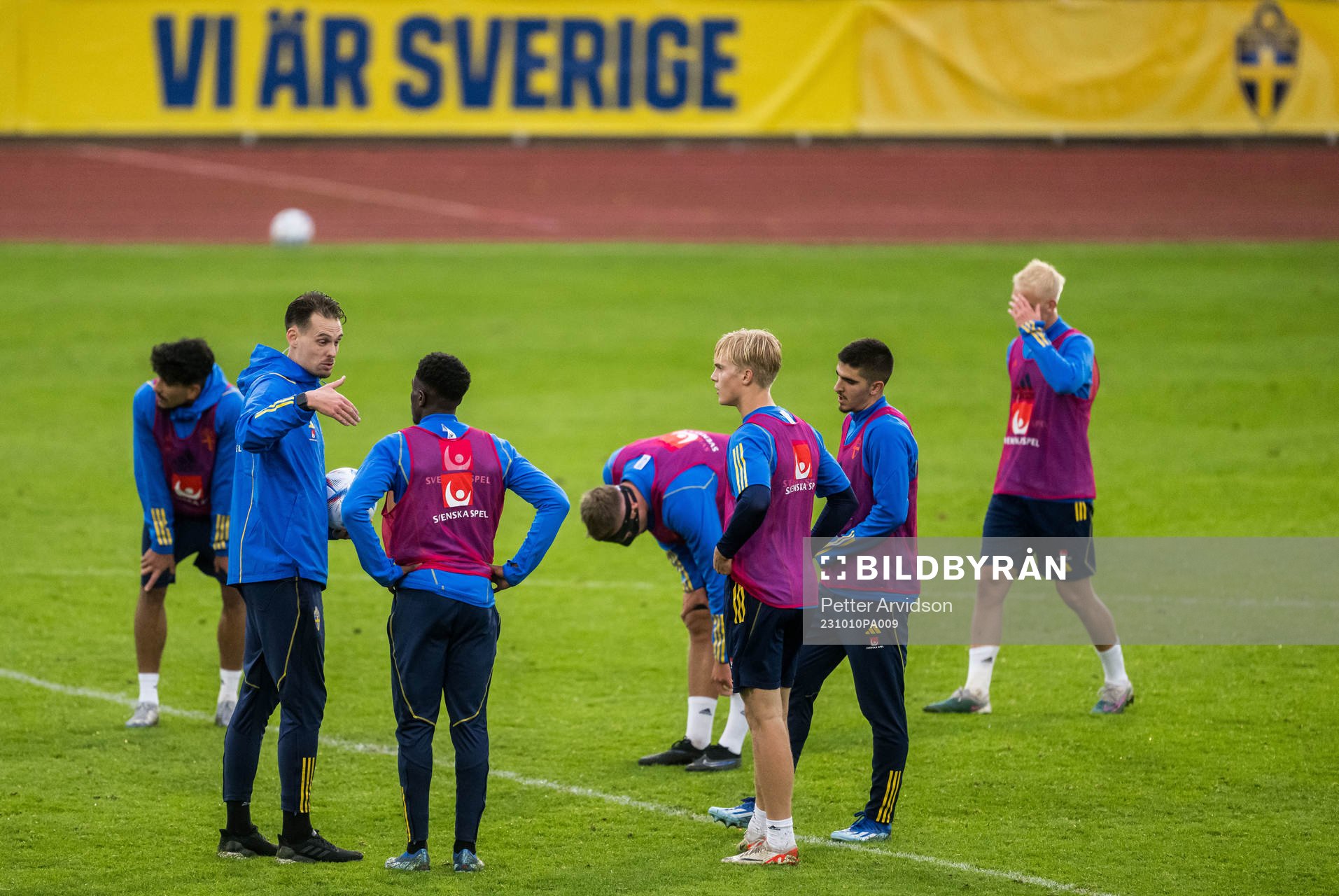 Sveriges Förbundskapten Daniel Bäckström under en träning med det Svenska U21-landslaget i fotboll den 10 oktober 2023 i Falkenberg. 