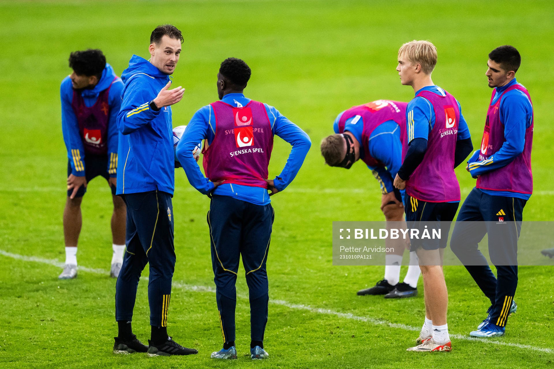 Förbundskapten Daniel Bäckström och Josafat Mendes