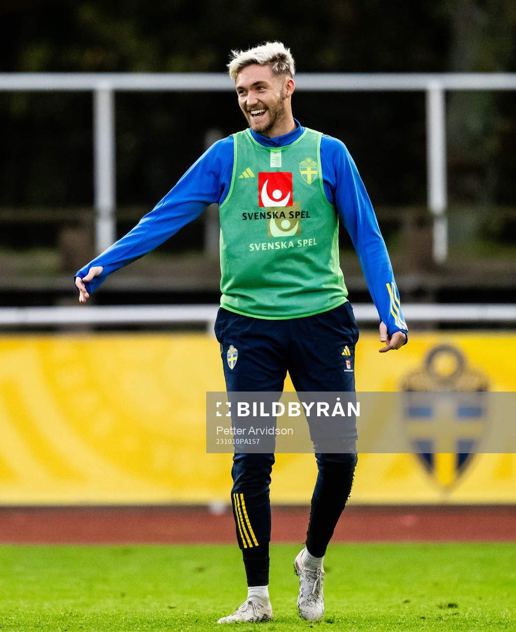 Målvakt Noel Törnqvist under en träning med det Svenska U21-landslaget i fotboll den 10 oktober 2023 i Falkenberg. 