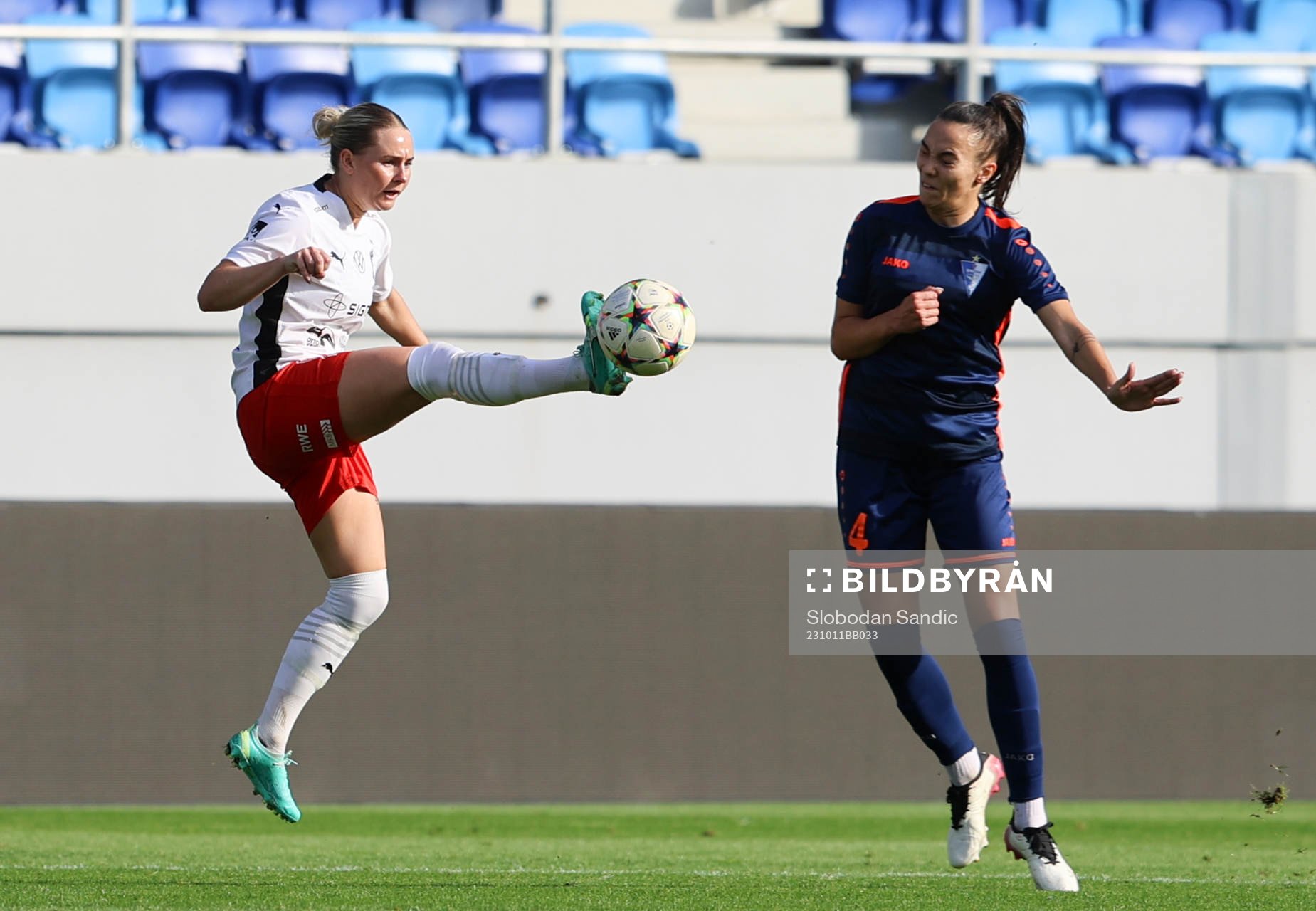 Emma Jansson of Rosengård and Zeljka Belovan of Spartak