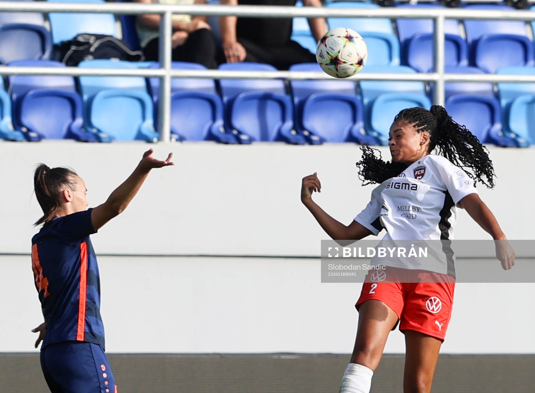 Isabella Obaze of Rosengård and Zeljka Belovan of Spartak