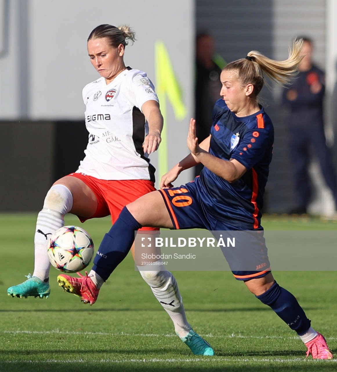 Emma Jansson of Rosengård and Tijana Filipovic of Spartak