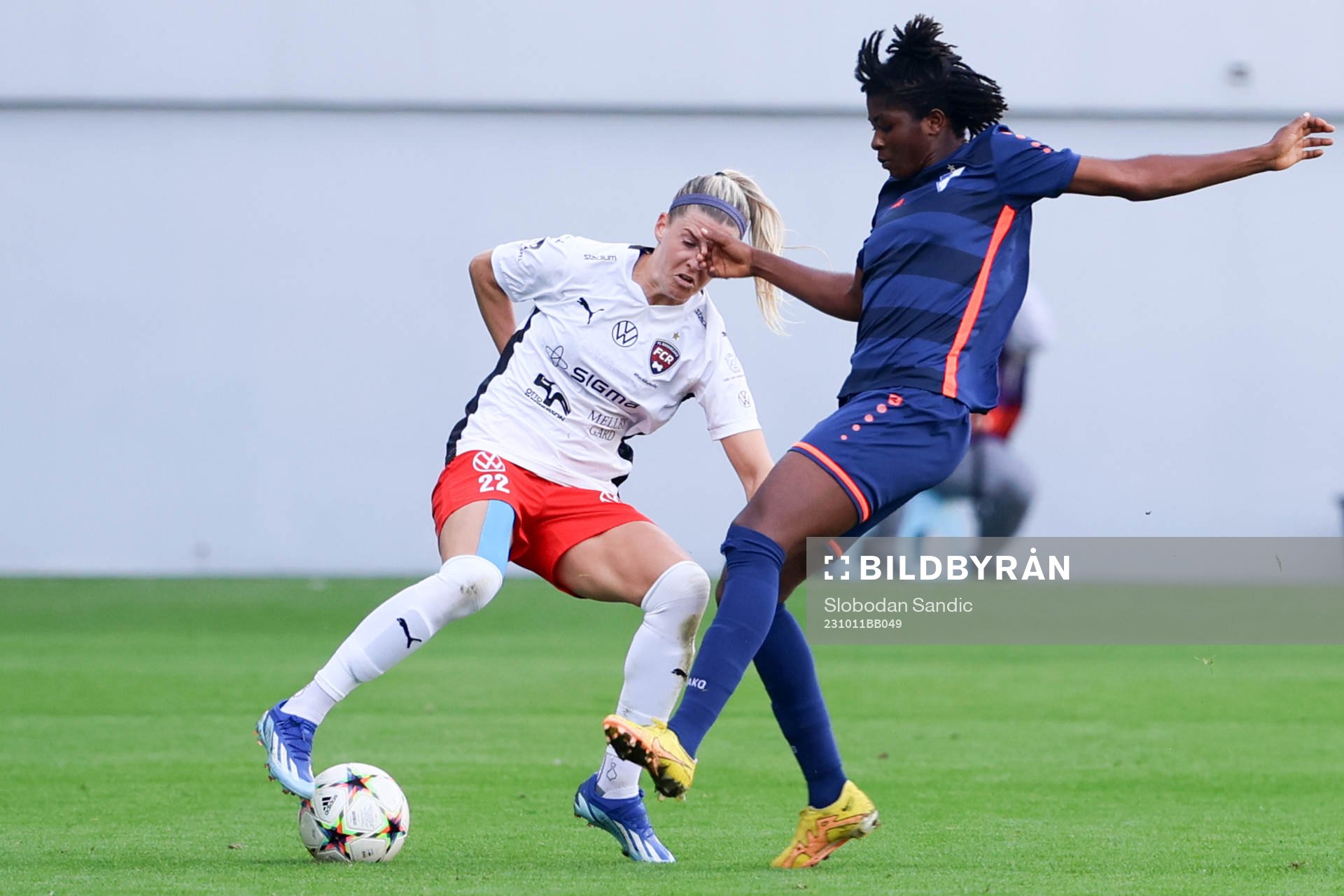 Olivia Schough of Rosengård and Doris Boaduwaa of Spartak